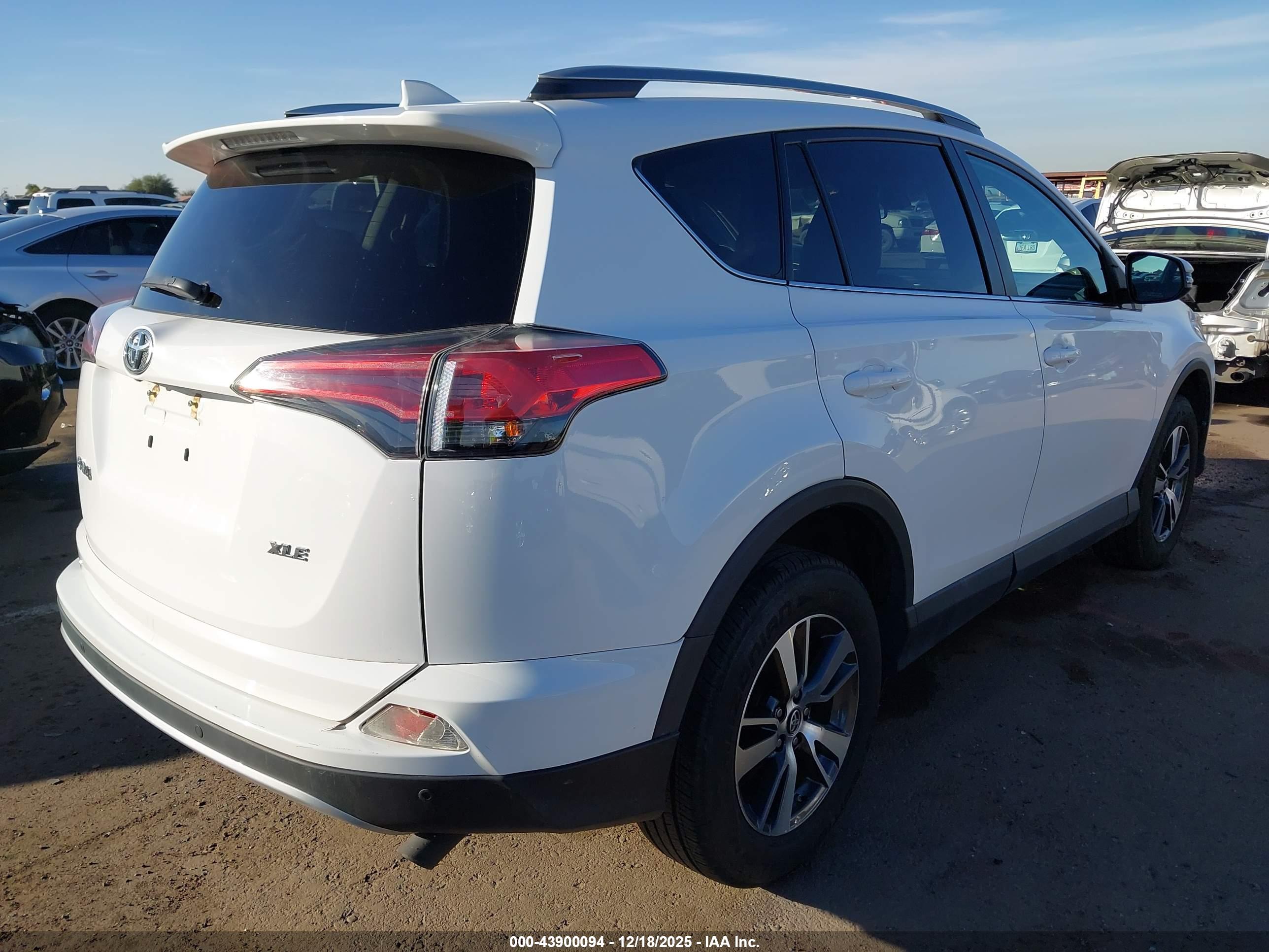 TOYOTA RAV4 image 4