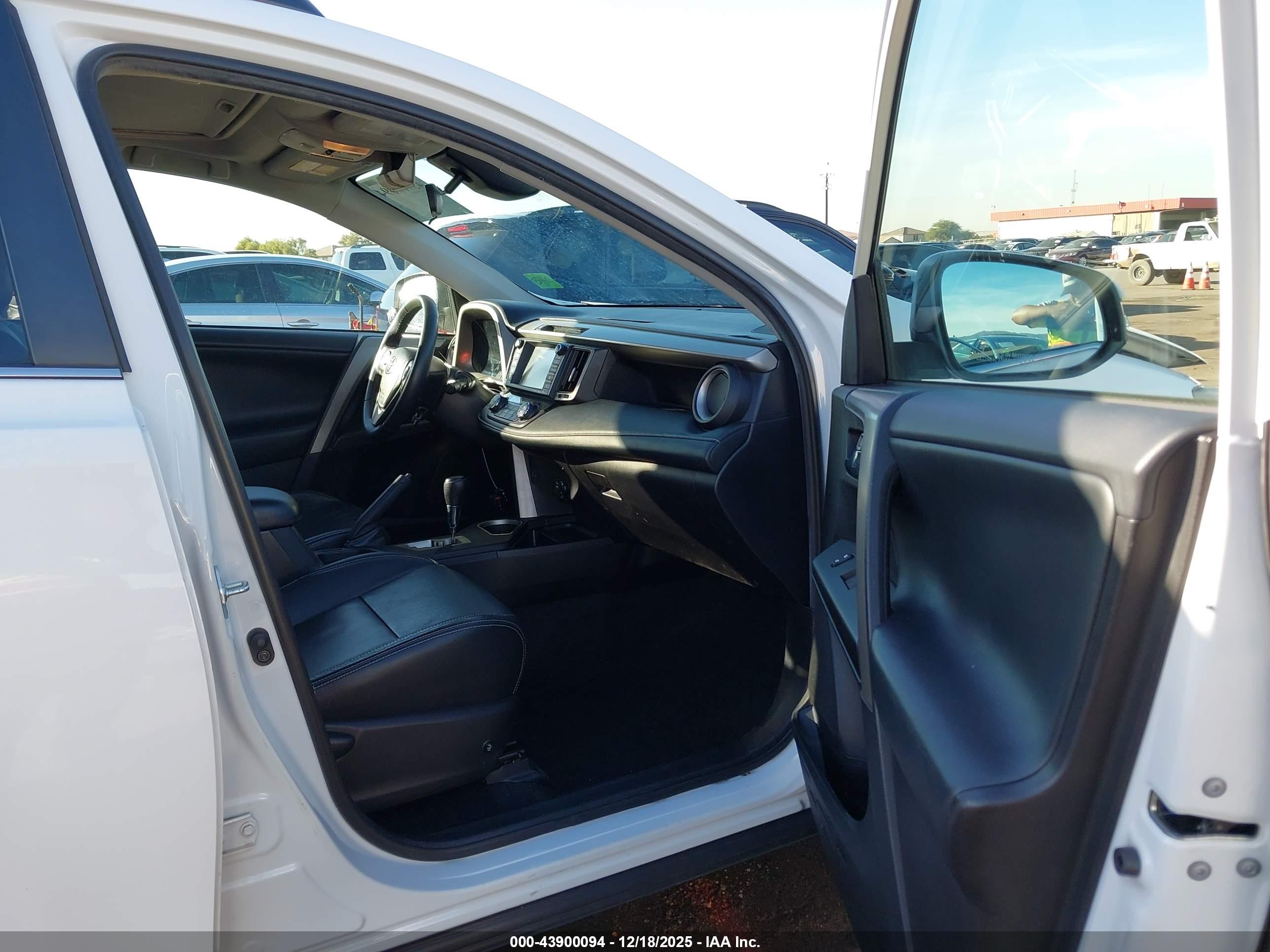 TOYOTA RAV4 image 5