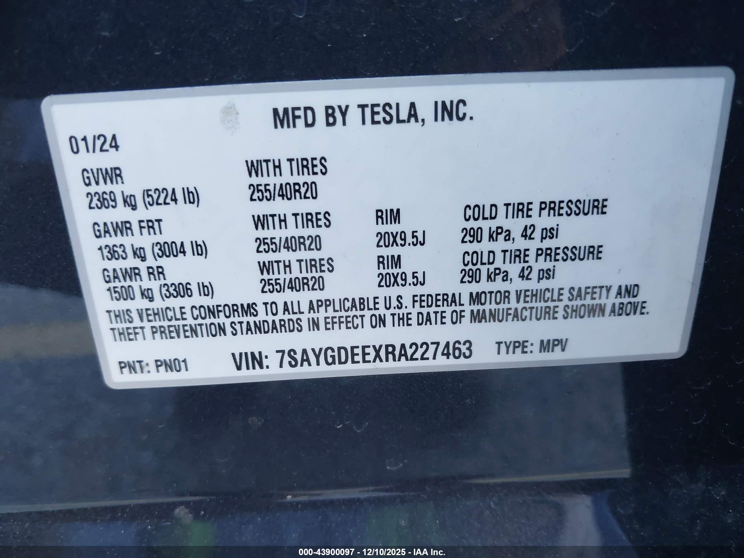 TESLA MODEL image 9