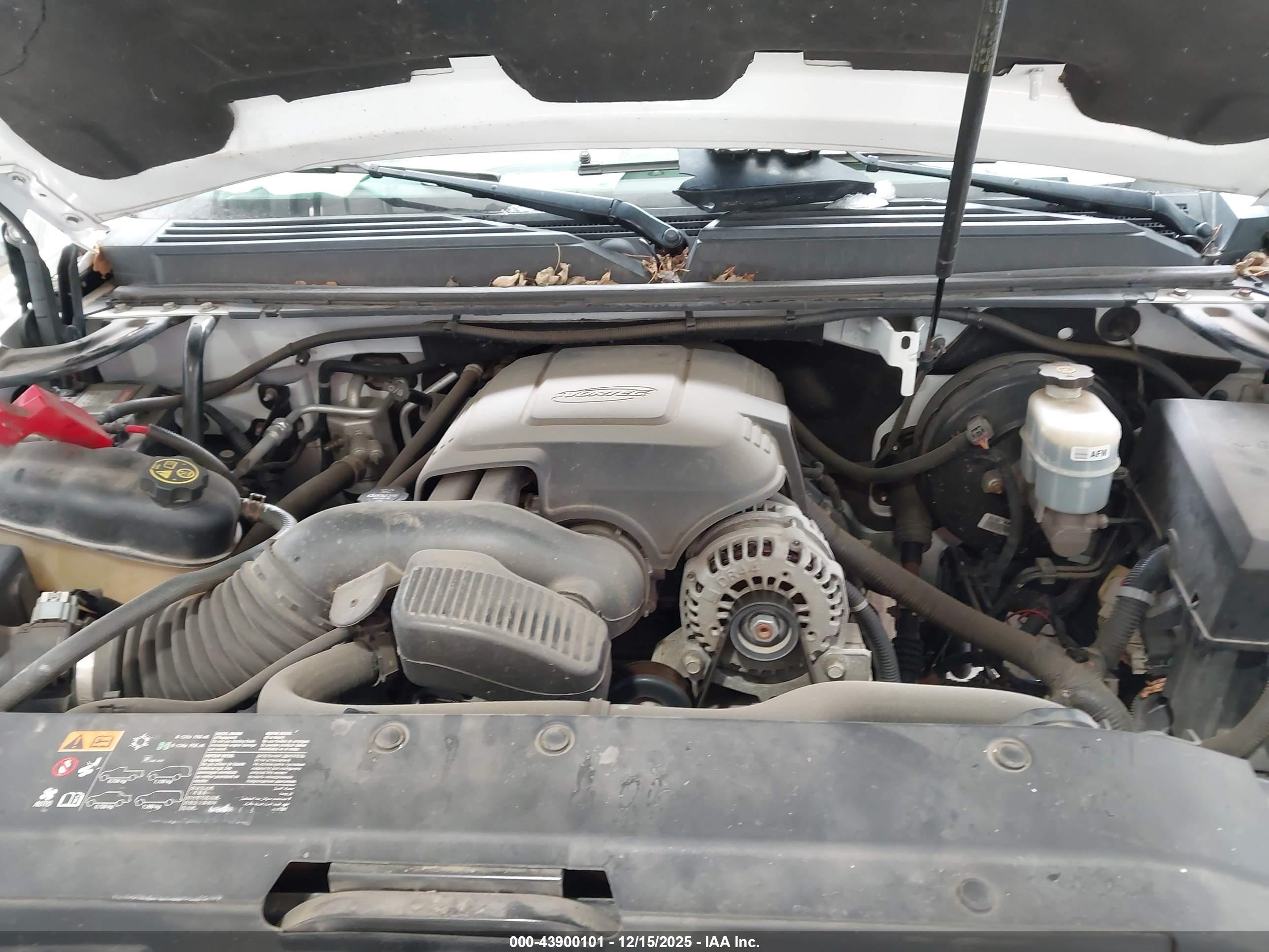 CHEVROLET SUBURBAN image 10
