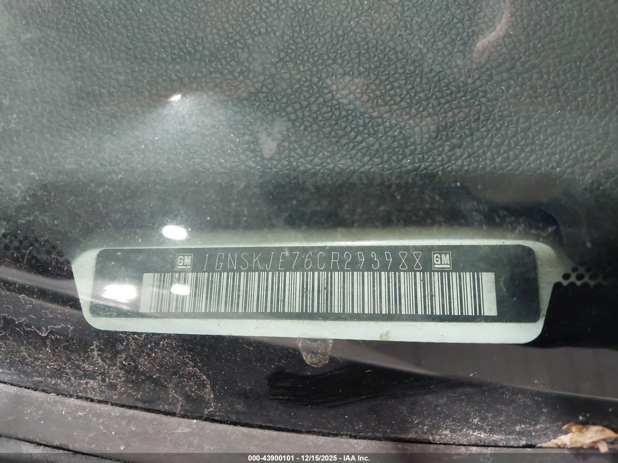 CHEVROLET SUBURBAN image 9