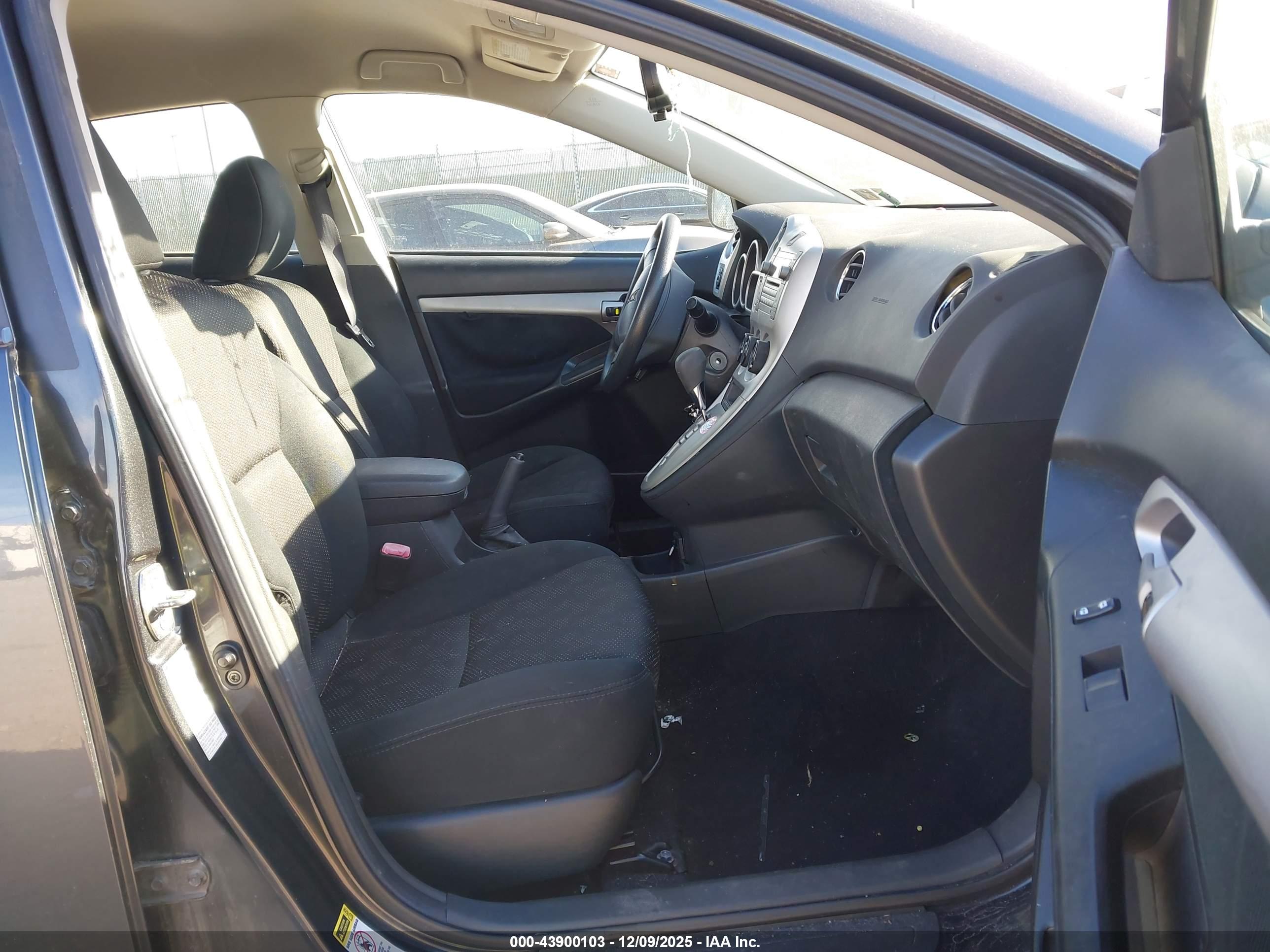 PONTIAC VIBE image 5