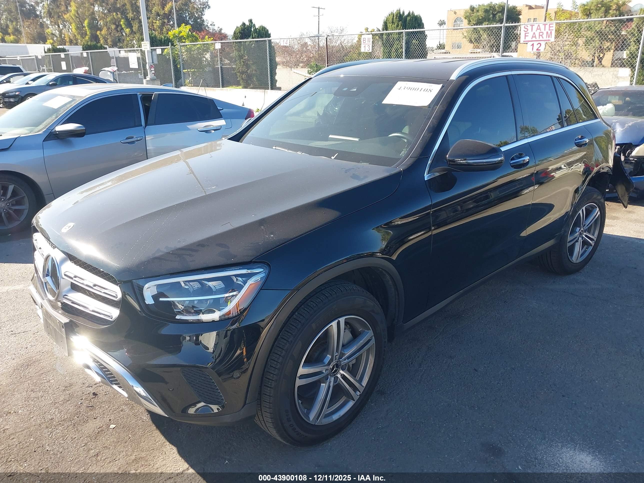 MERCEDES-BENZ GLC image 2