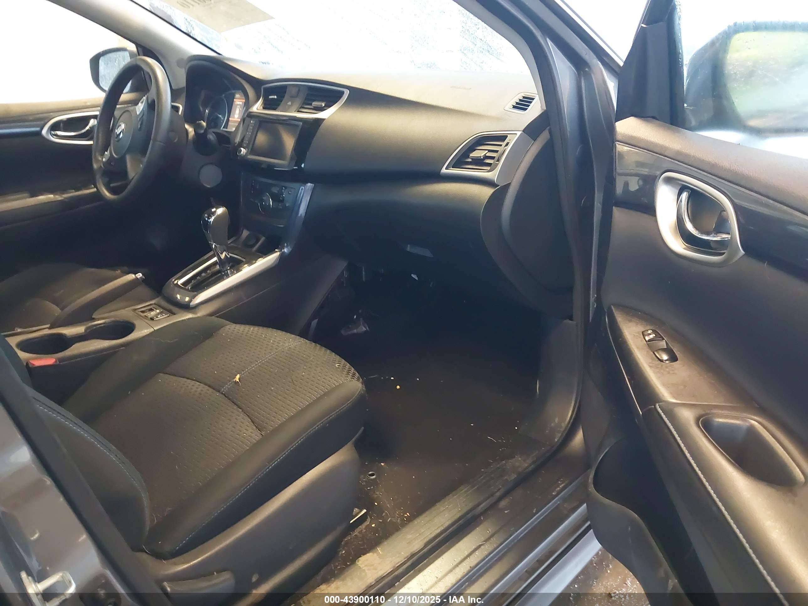 NISSAN SENTRA image 5
