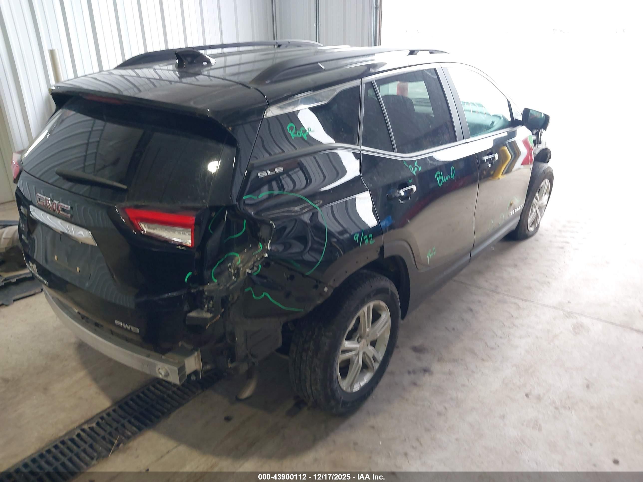 GMC TERRAIN image 4