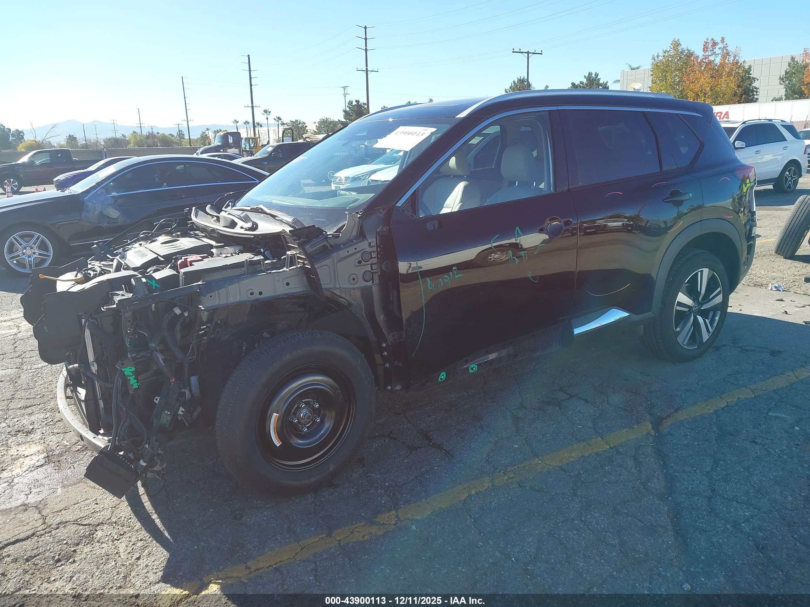 NISSAN ROGUE image 2