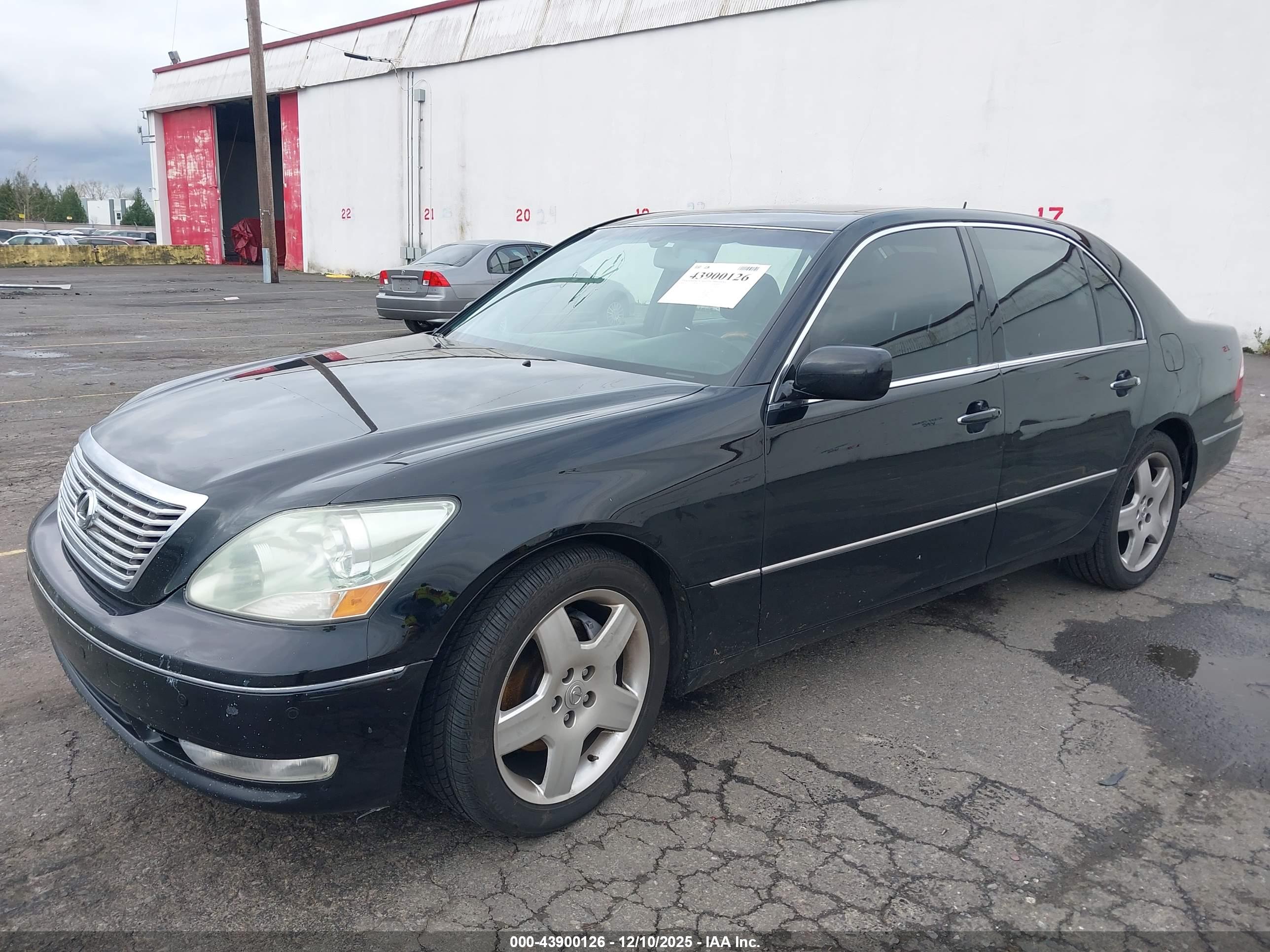 LEXUS LS image 2