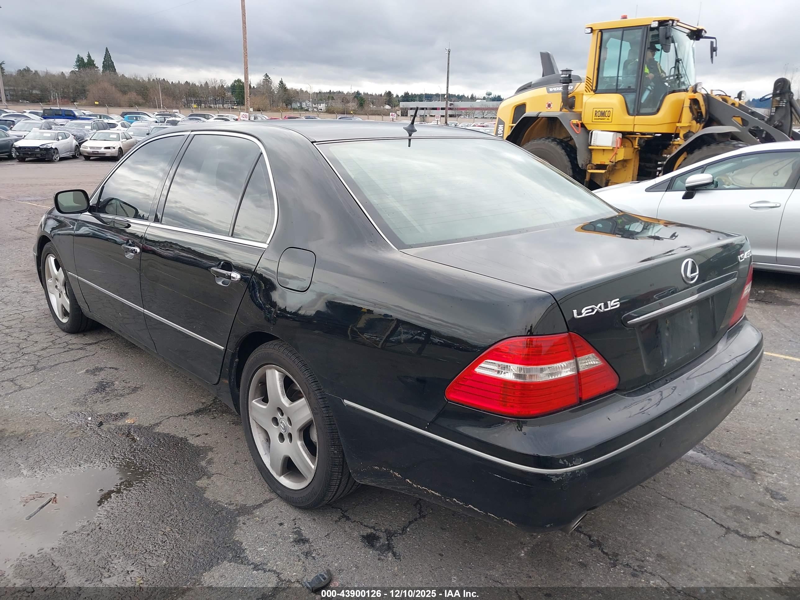 LEXUS LS image 3