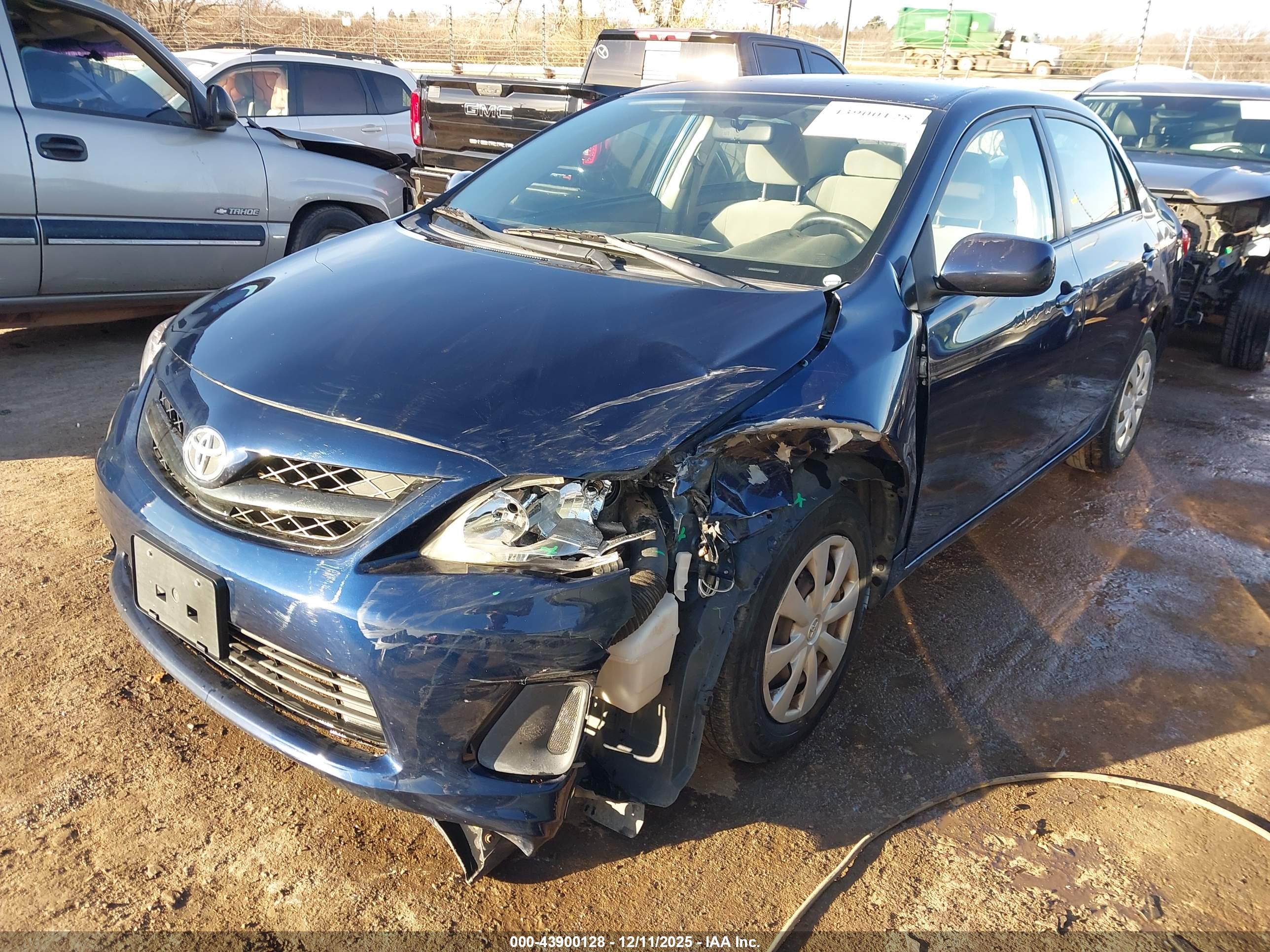 TOYOTA COROLLA image 2
