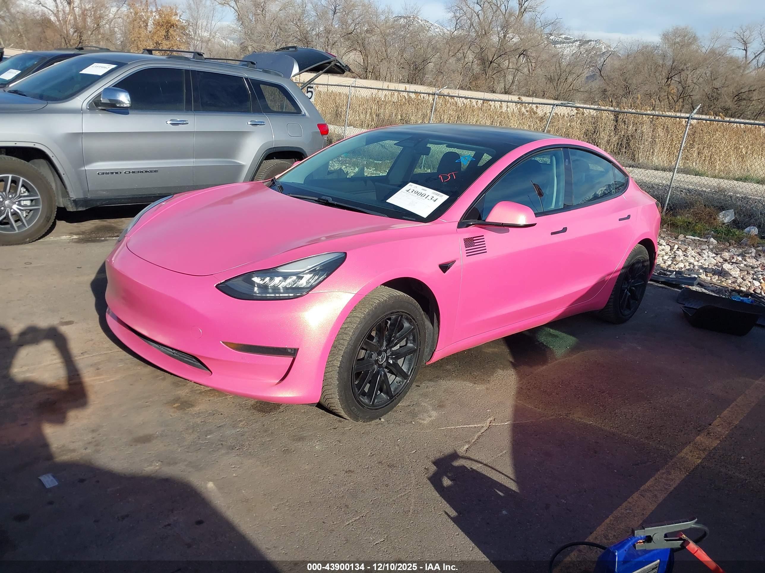 TESLA MODEL image 2
