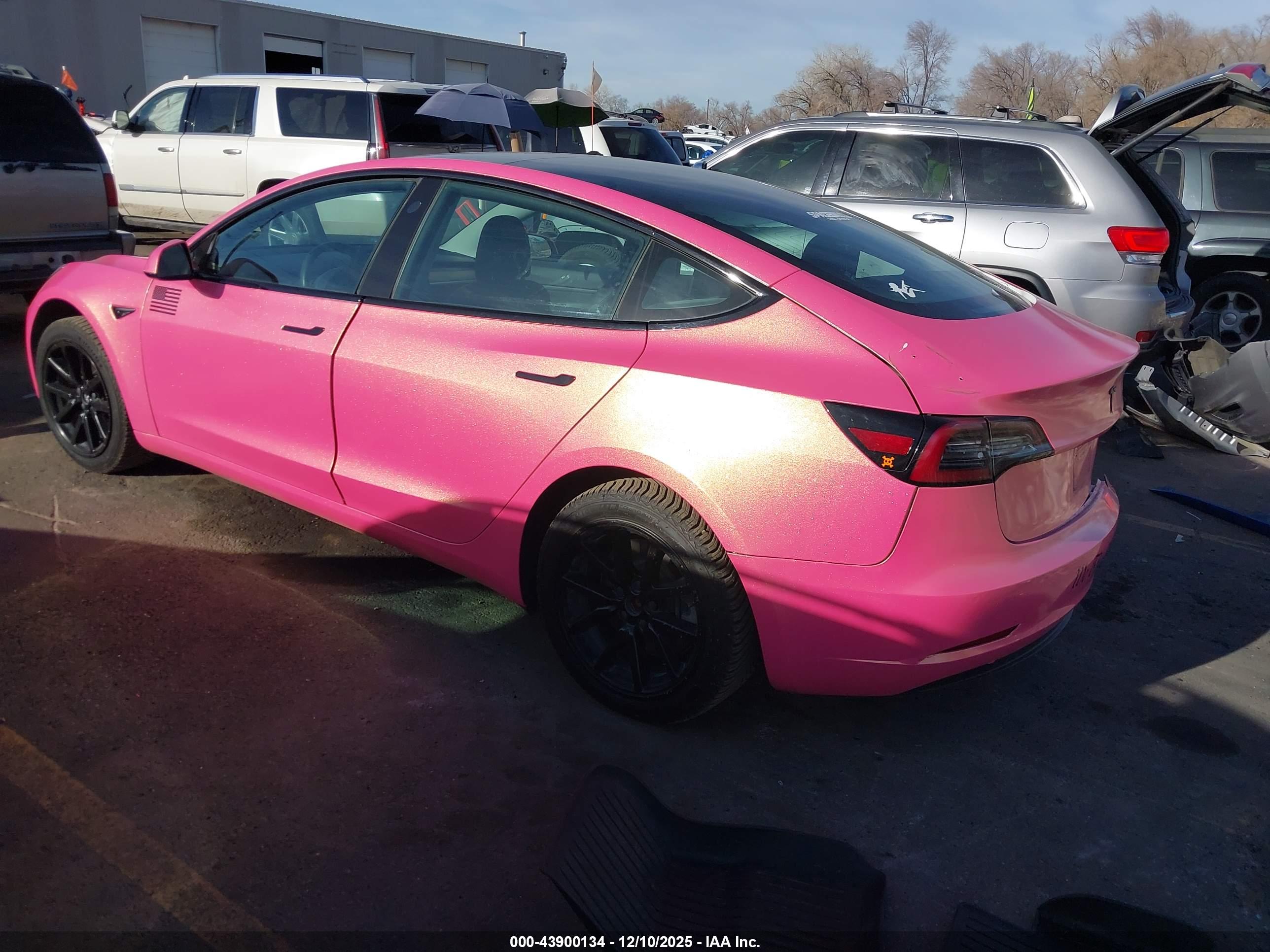 TESLA MODEL image 3