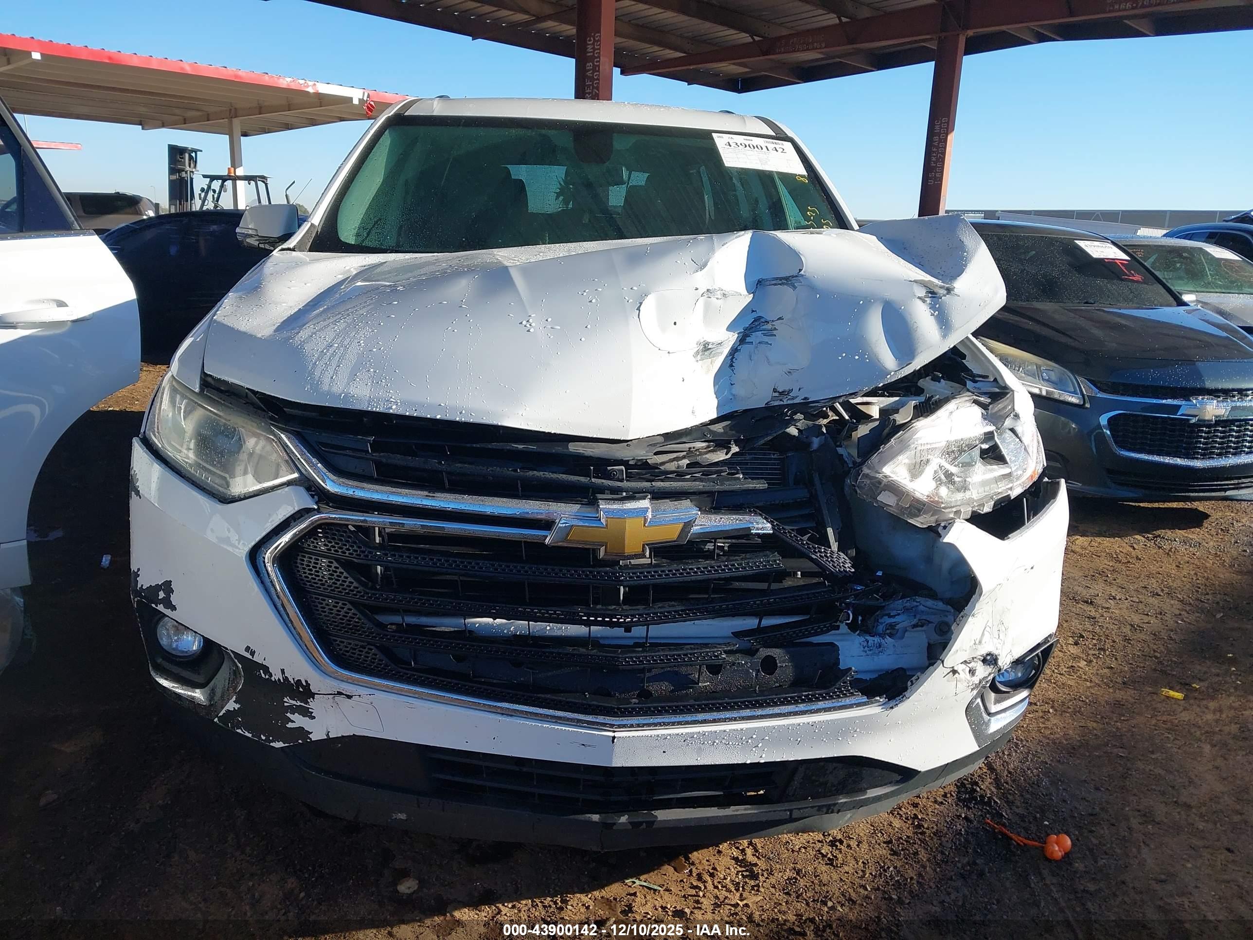 CHEVROLET TRAVERSE image 6