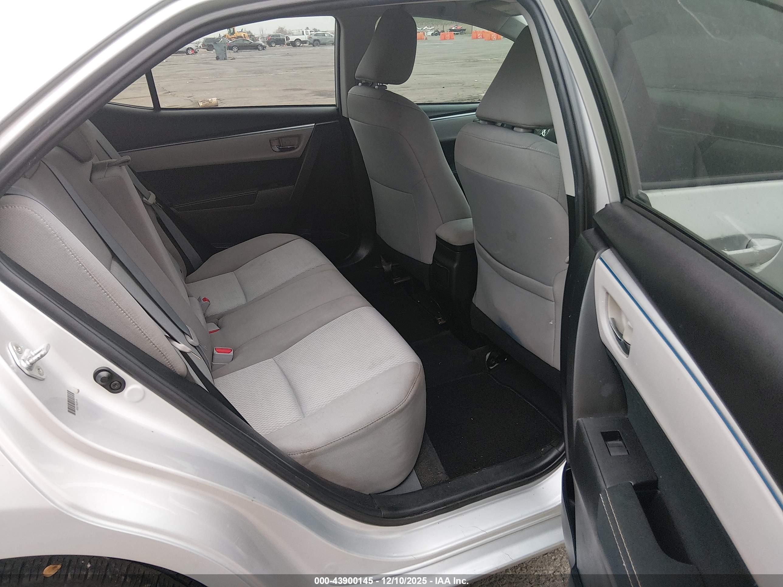 TOYOTA COROLLA image 8