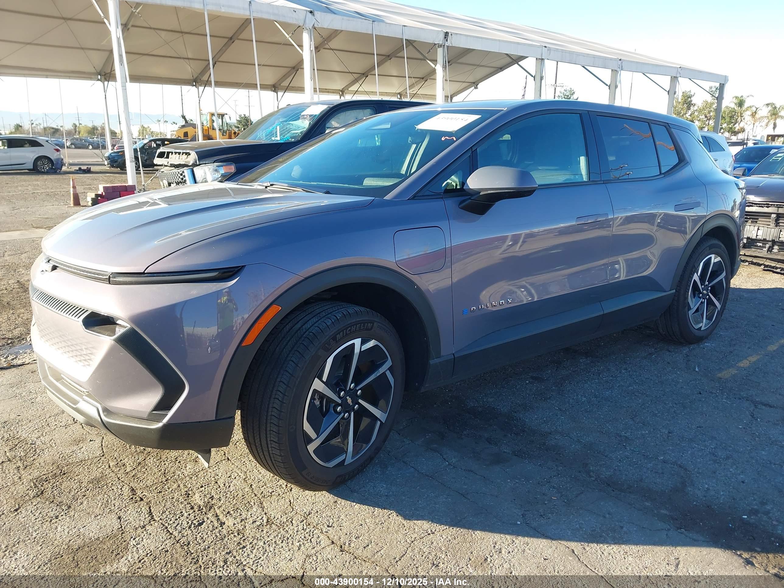 CHEVROLET EQUINOX image 2