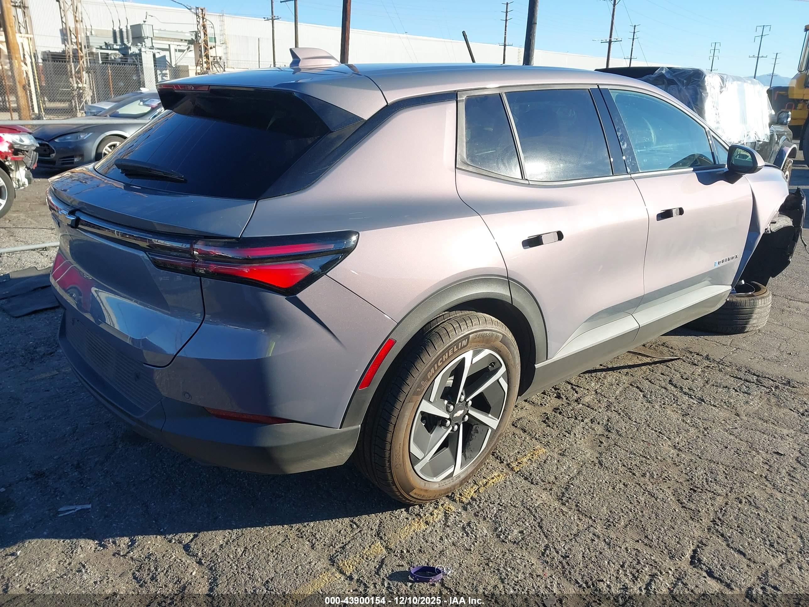 CHEVROLET EQUINOX image 4