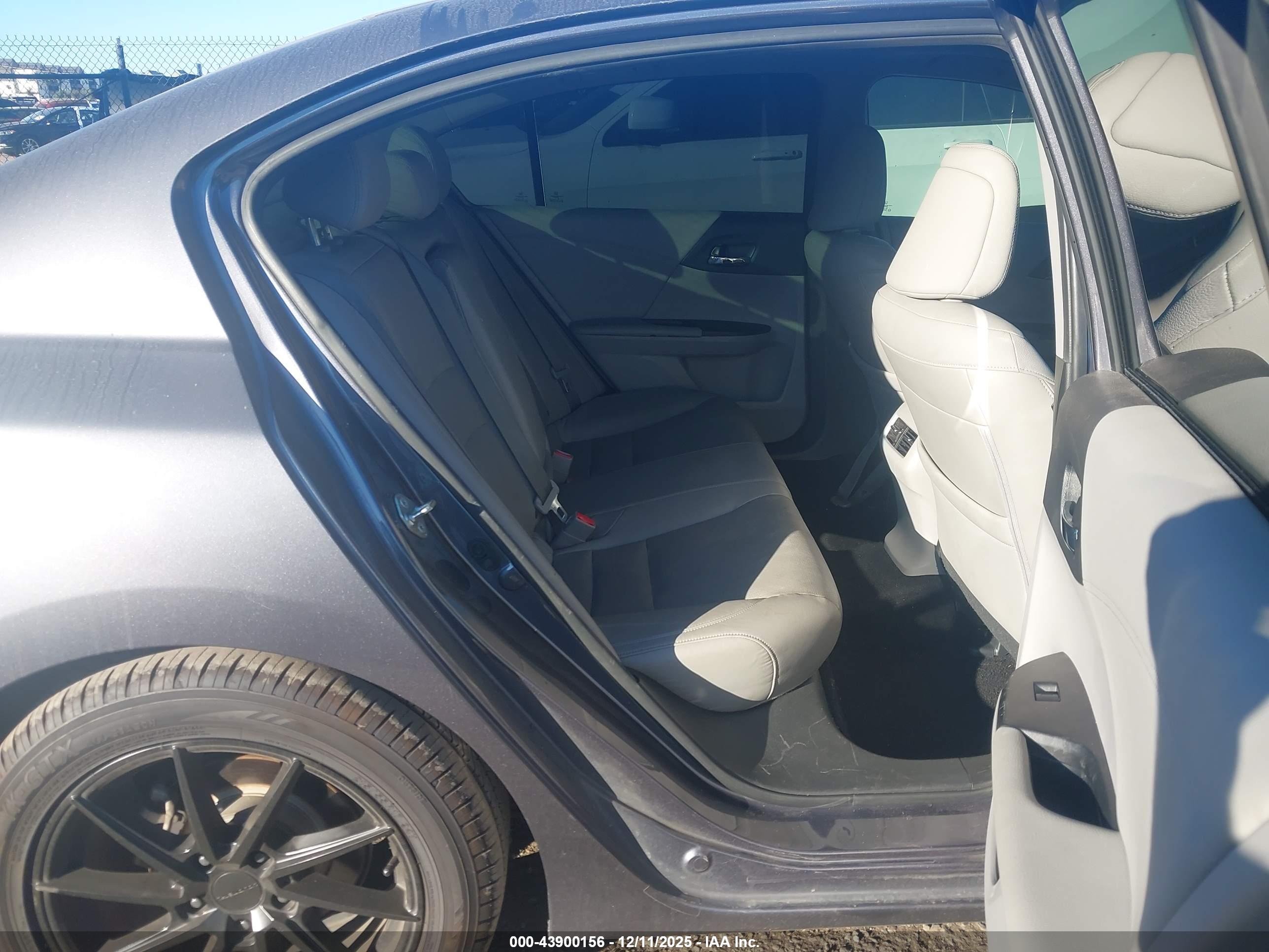 HONDA ACCORD image 8