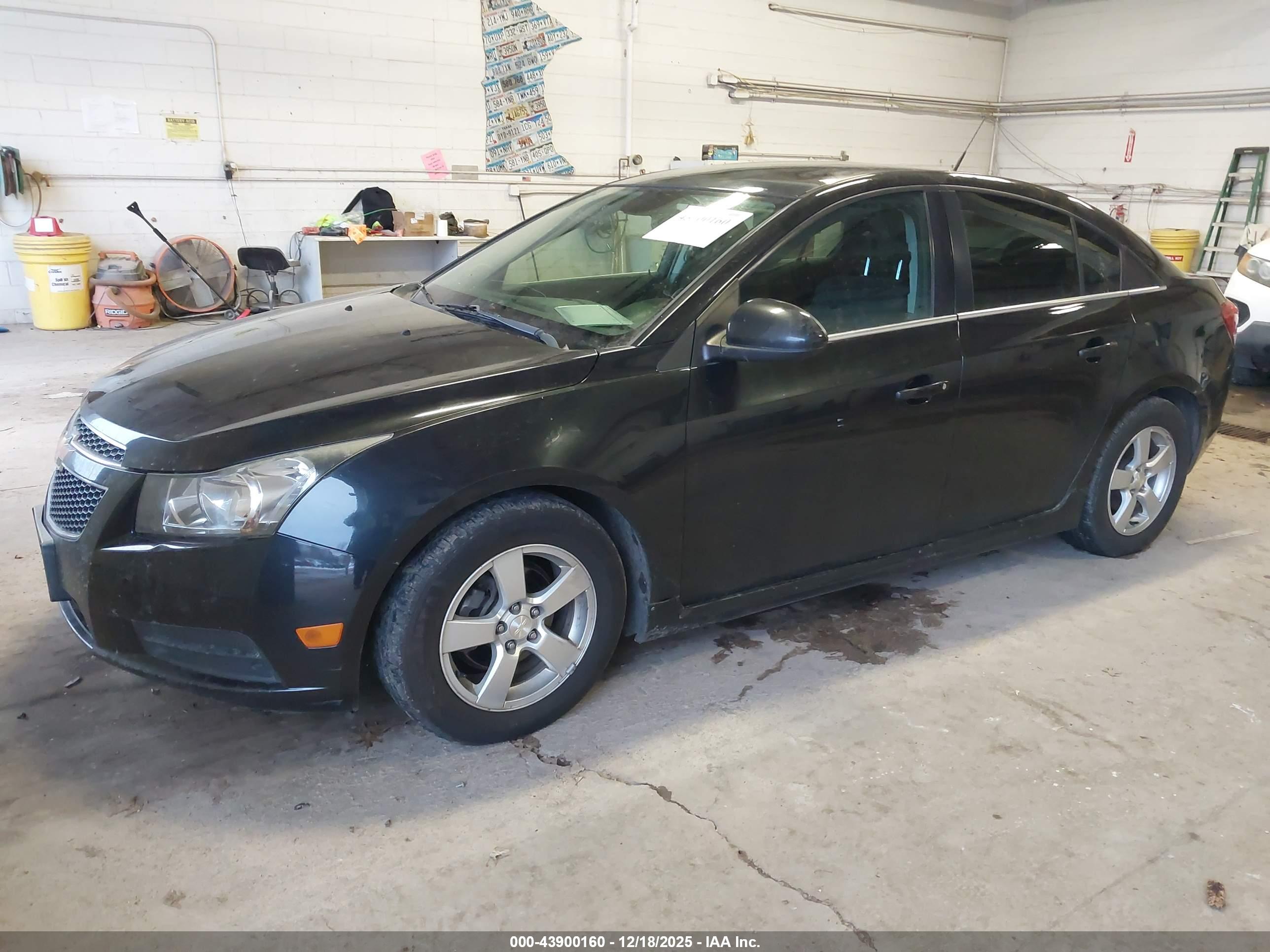 CHEVROLET CRUZE image 2
