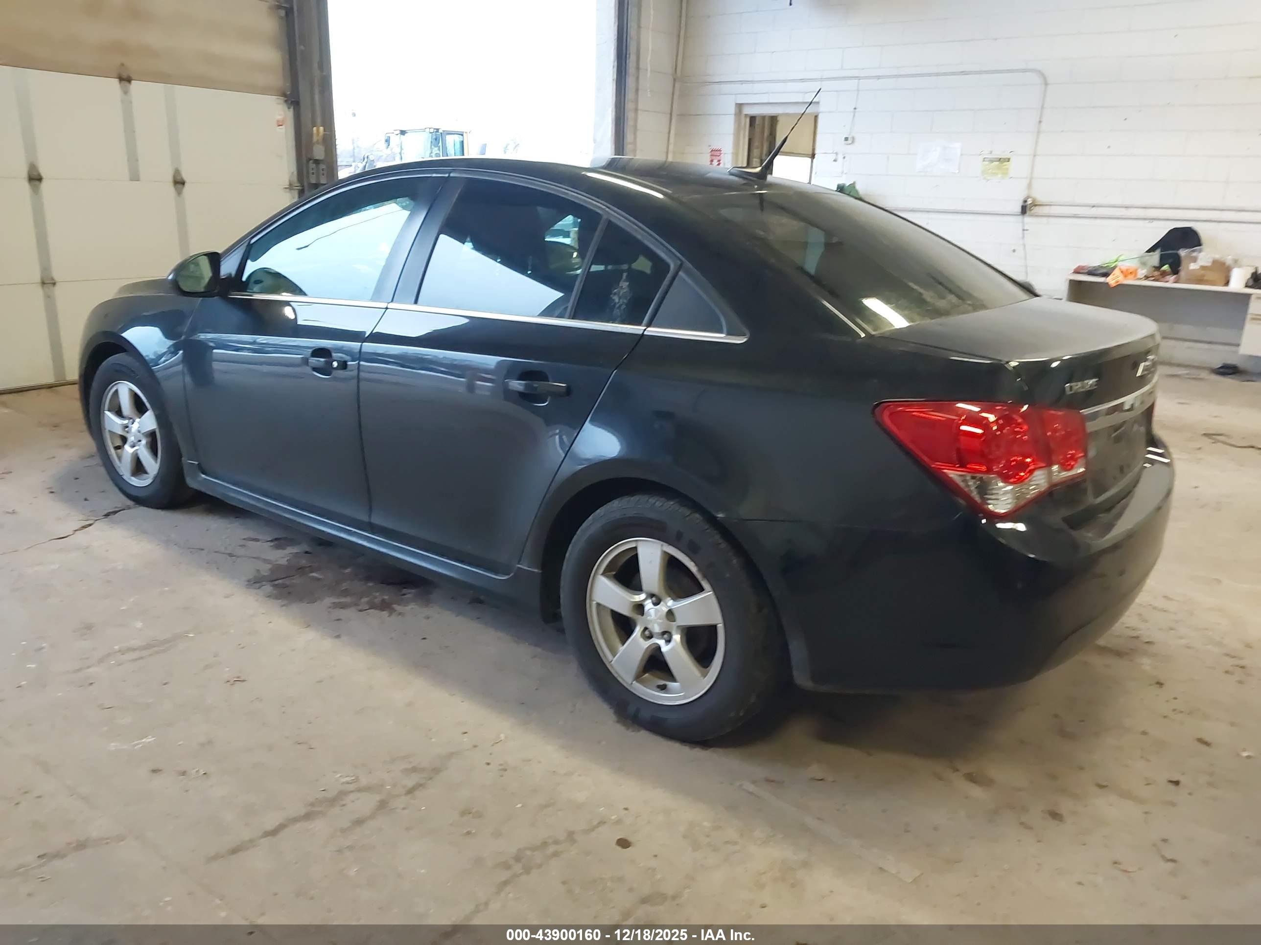 CHEVROLET CRUZE image 3