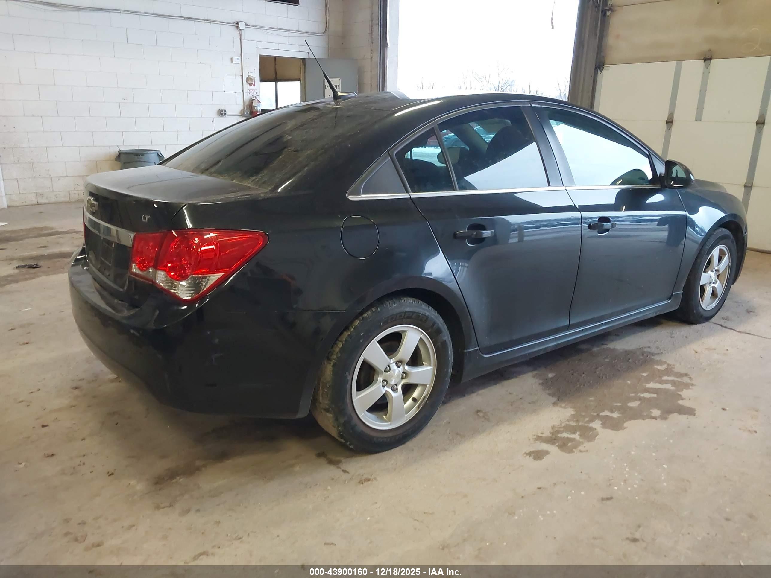 CHEVROLET CRUZE image 4