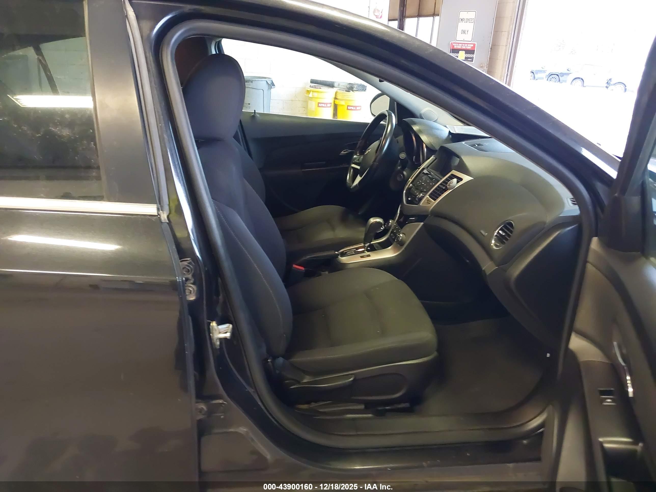 CHEVROLET CRUZE image 5