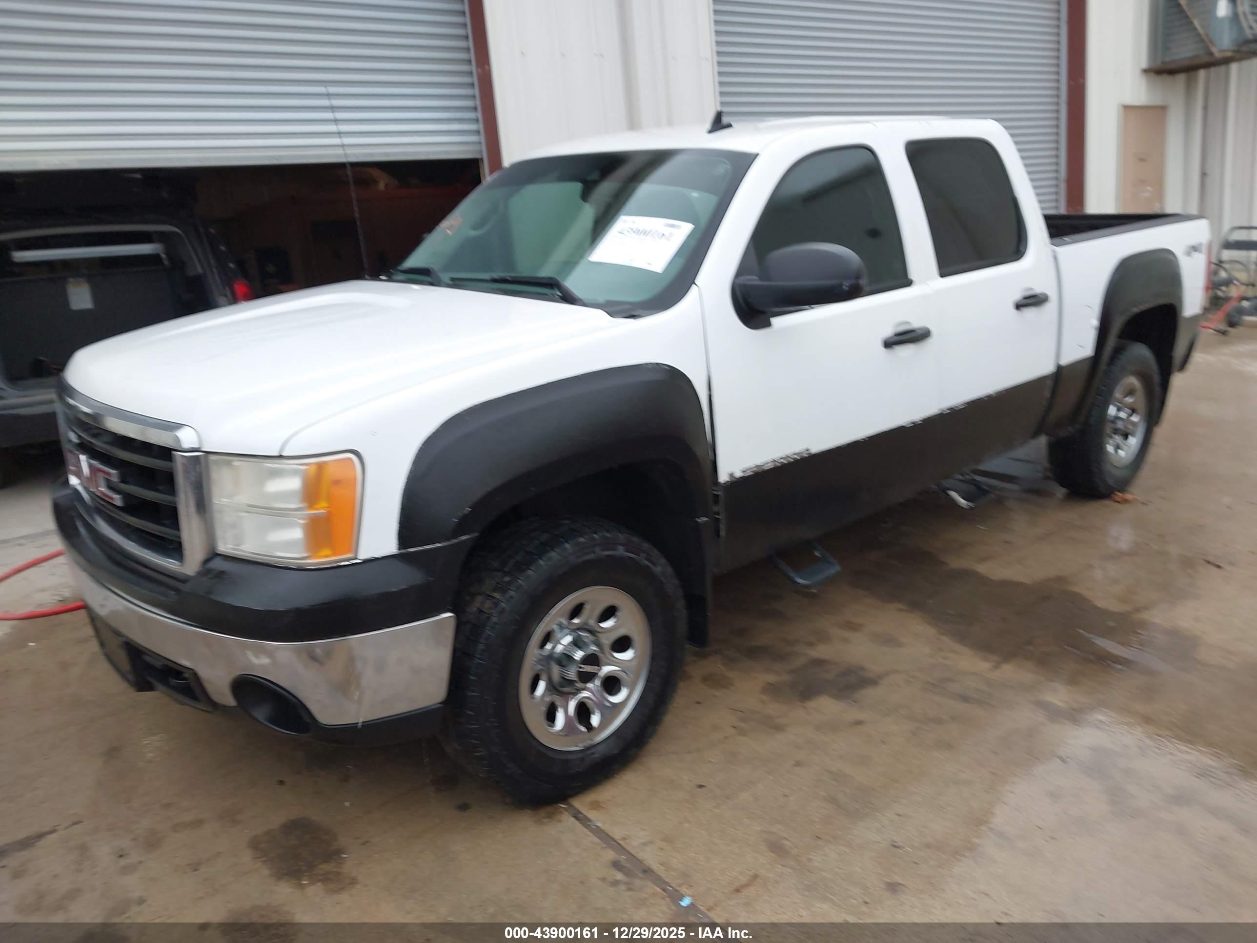 GMC SIERRA image 2