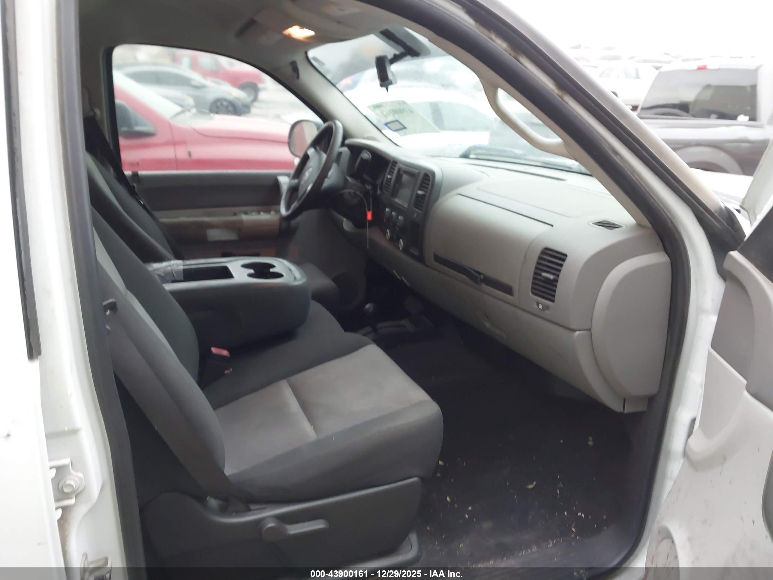GMC SIERRA image 5