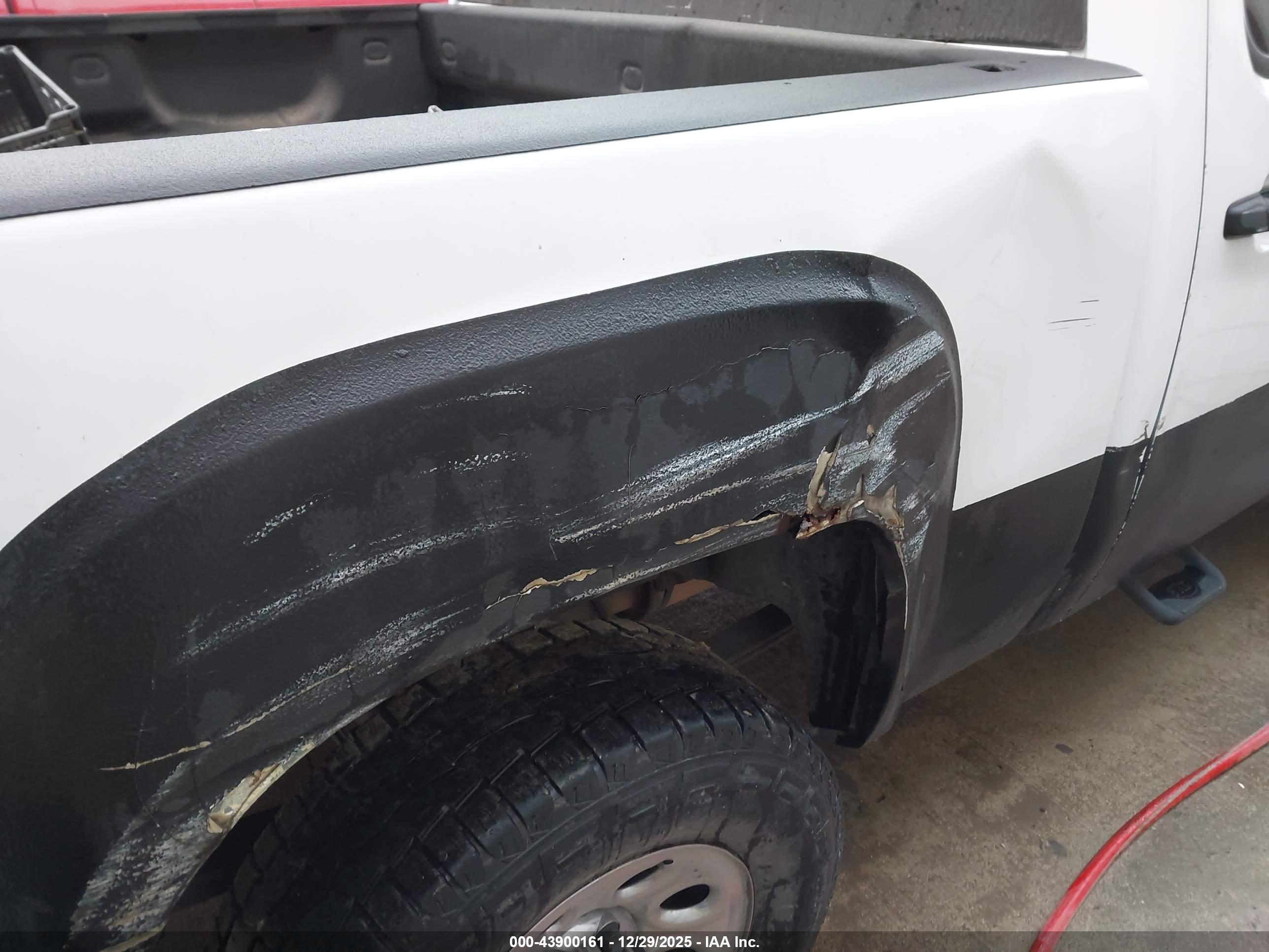 GMC SIERRA image 6