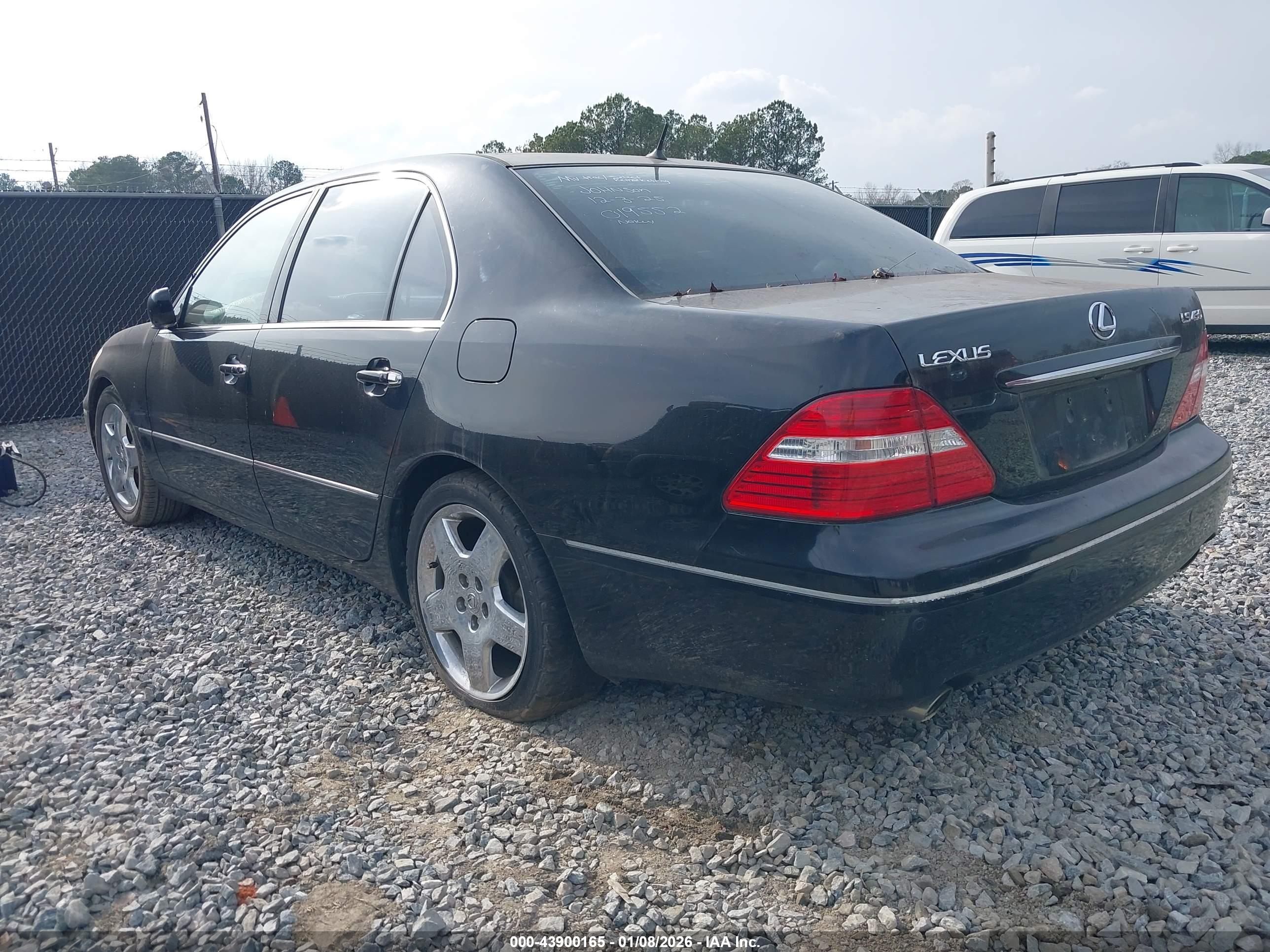 LEXUS LS image 3