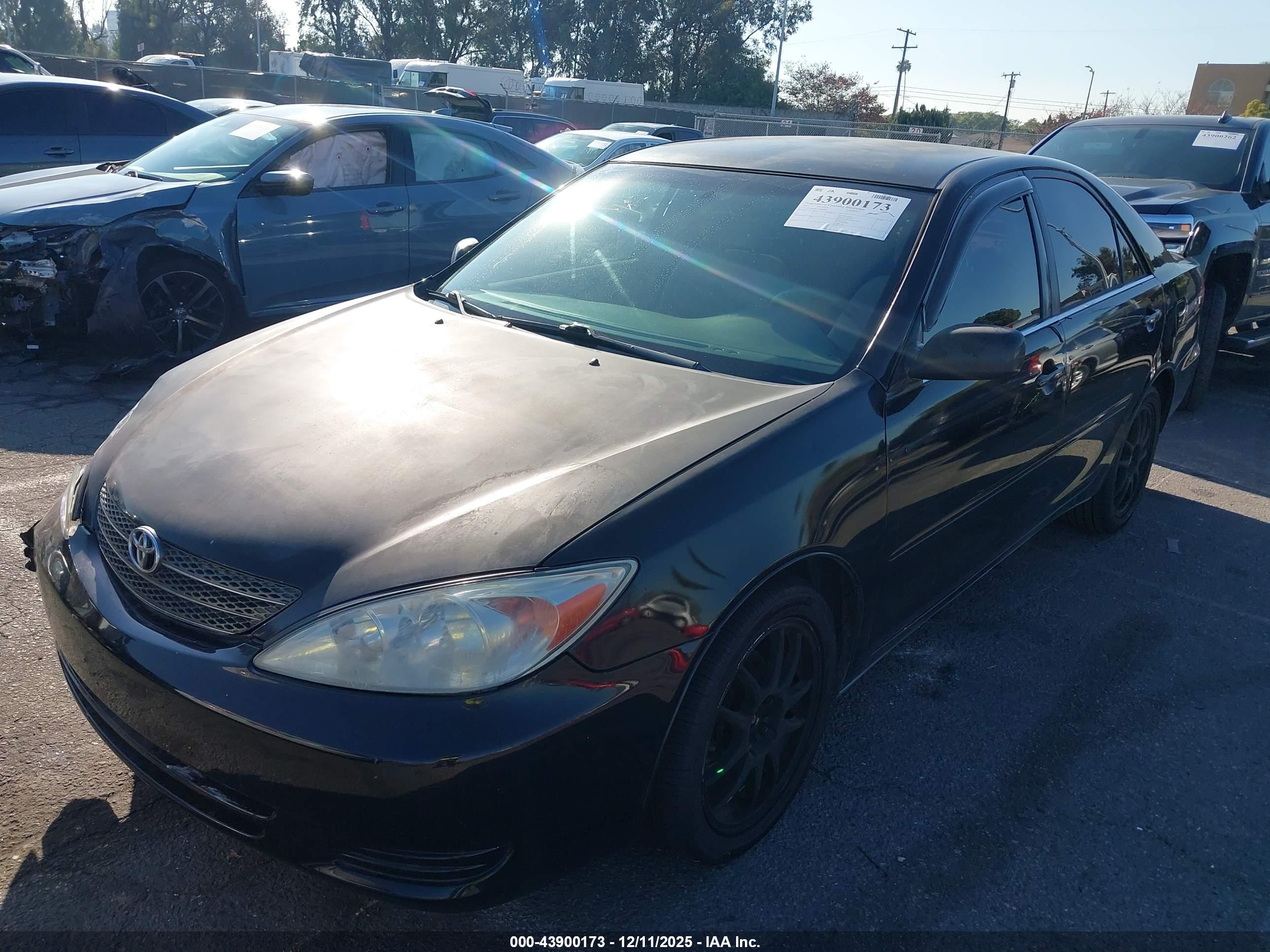 TOYOTA CAMRY image 2