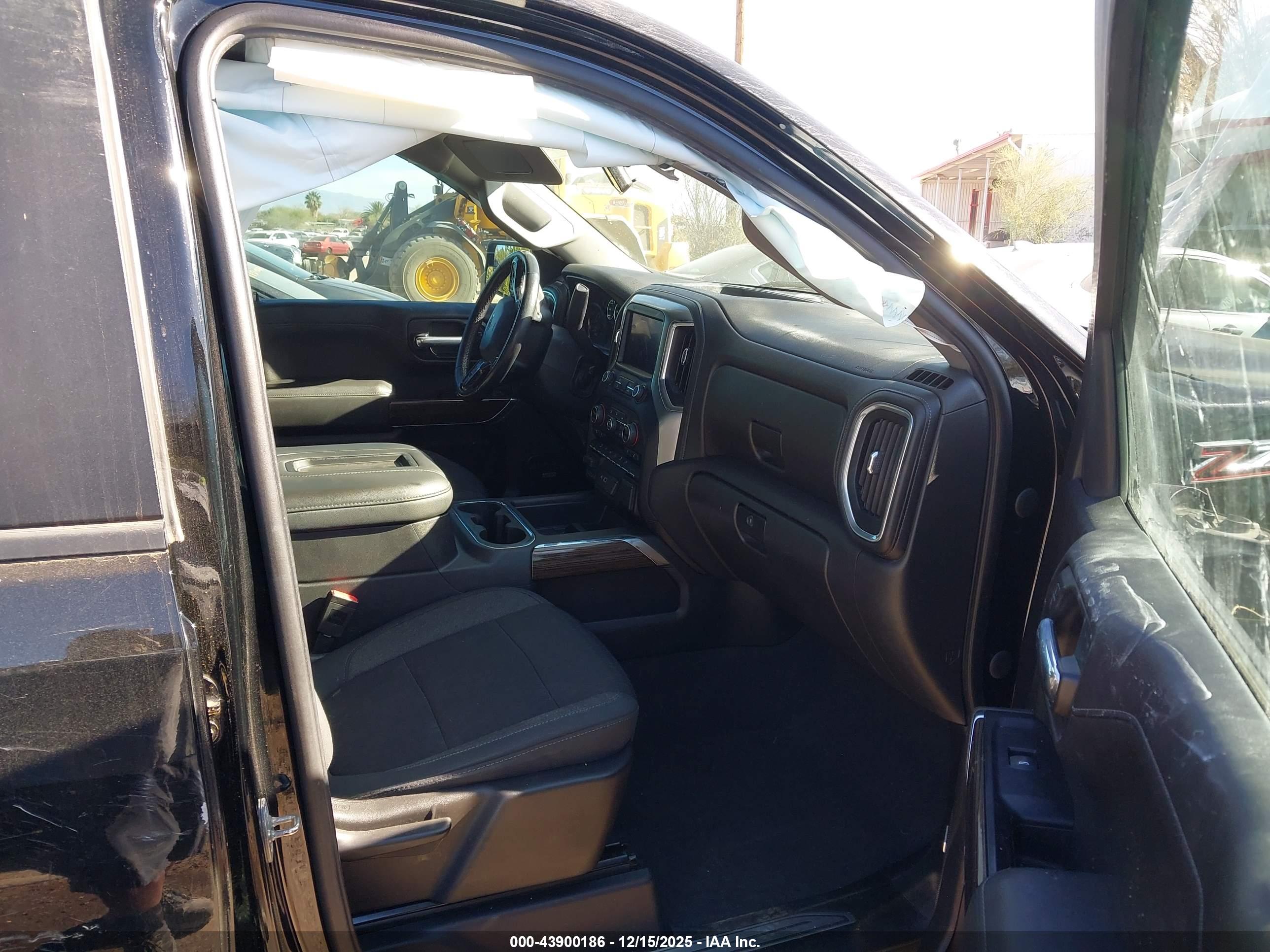 CHEVROLET SILVERADO image 5