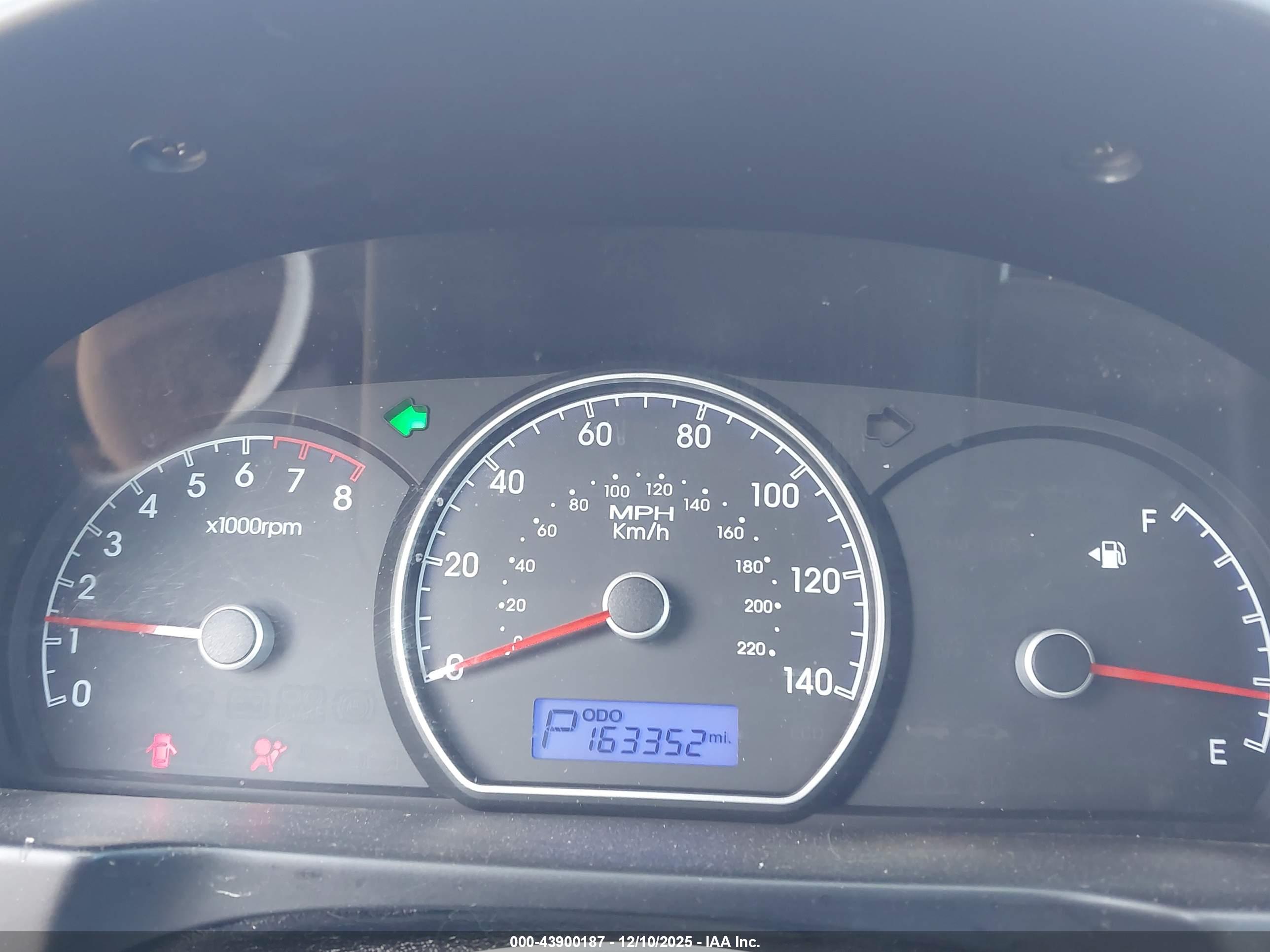 HYUNDAI ELANTRA image 7