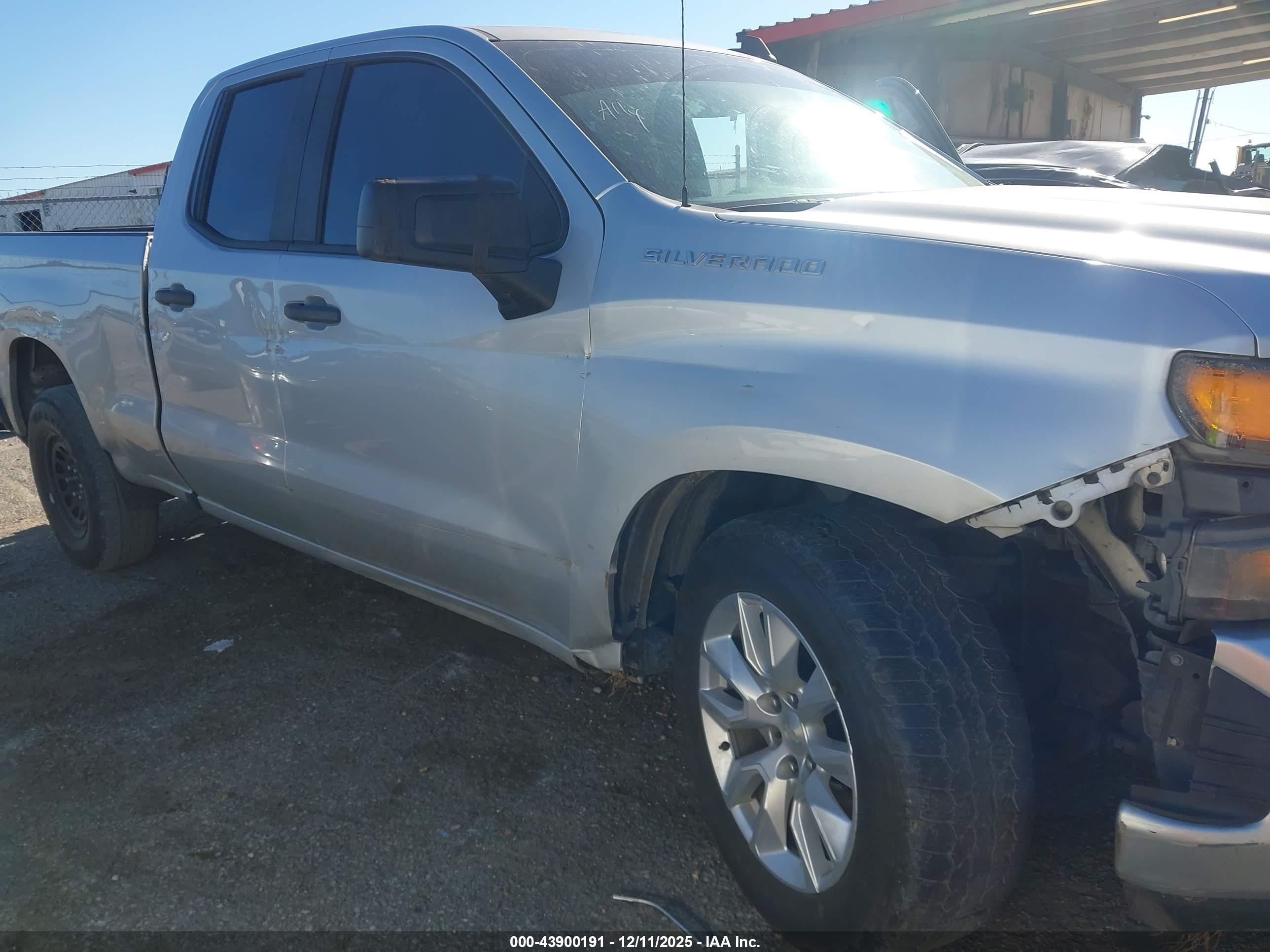CHEVROLET SILVERADO image 6