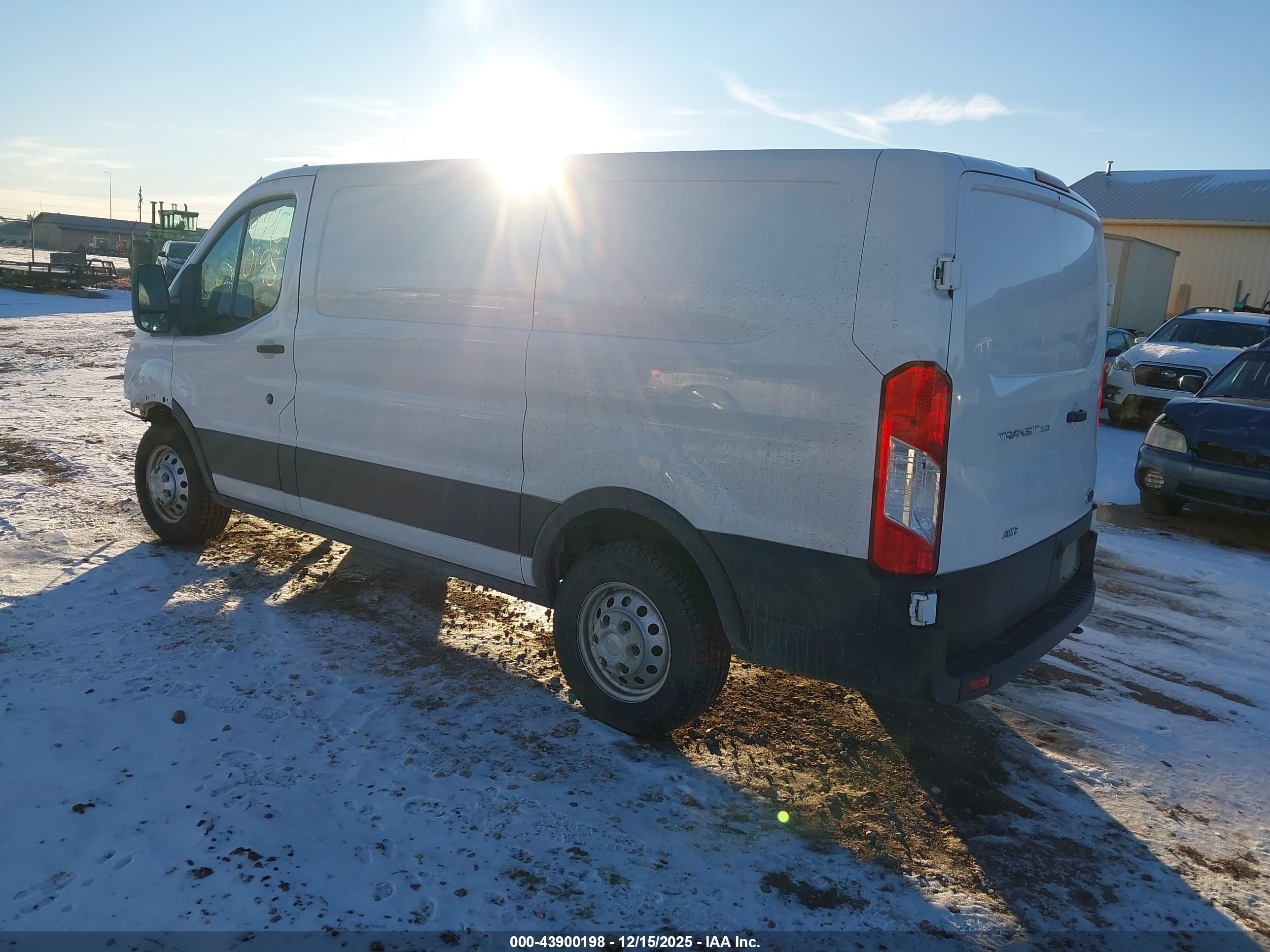 FORD TRANSIT-350 image 3