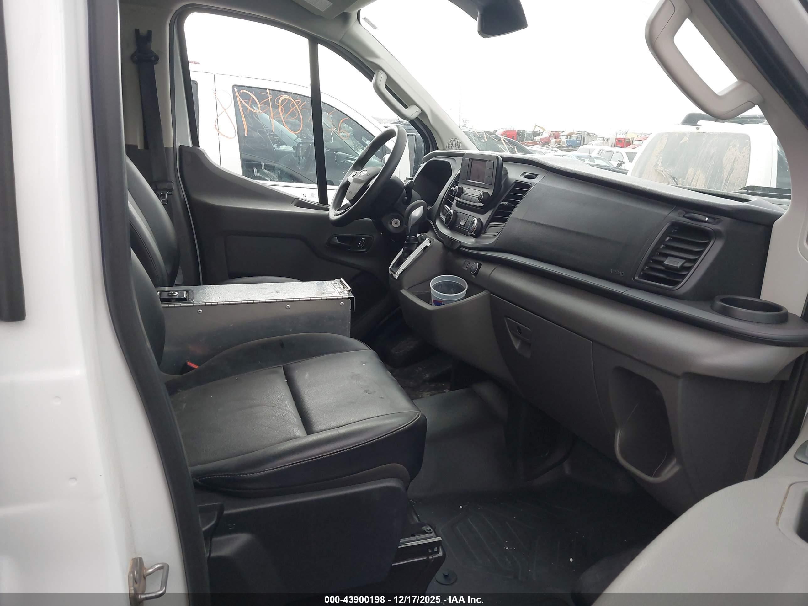 FORD TRANSIT-350 image 5