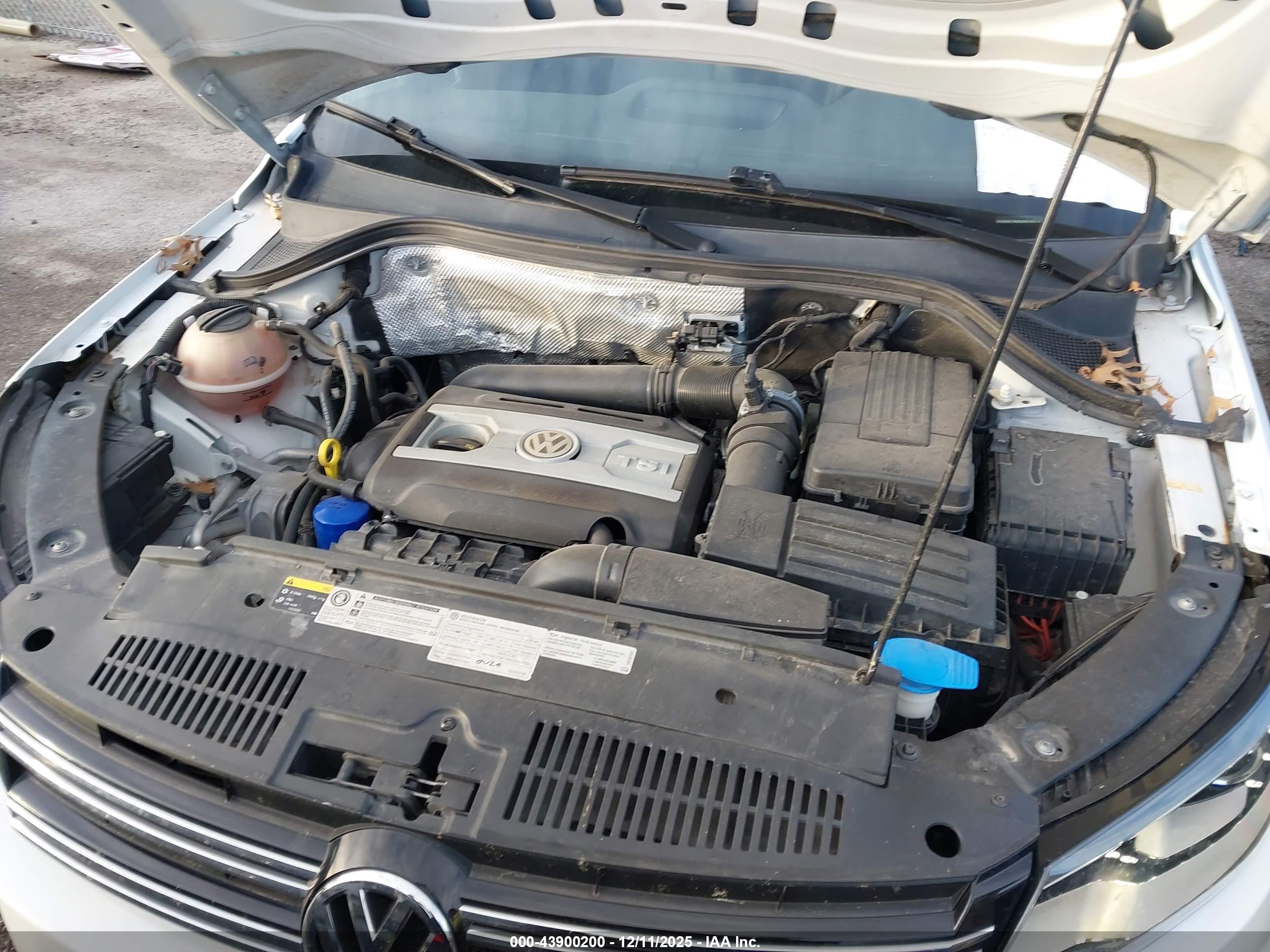VOLKSWAGEN TIGUAN image 10