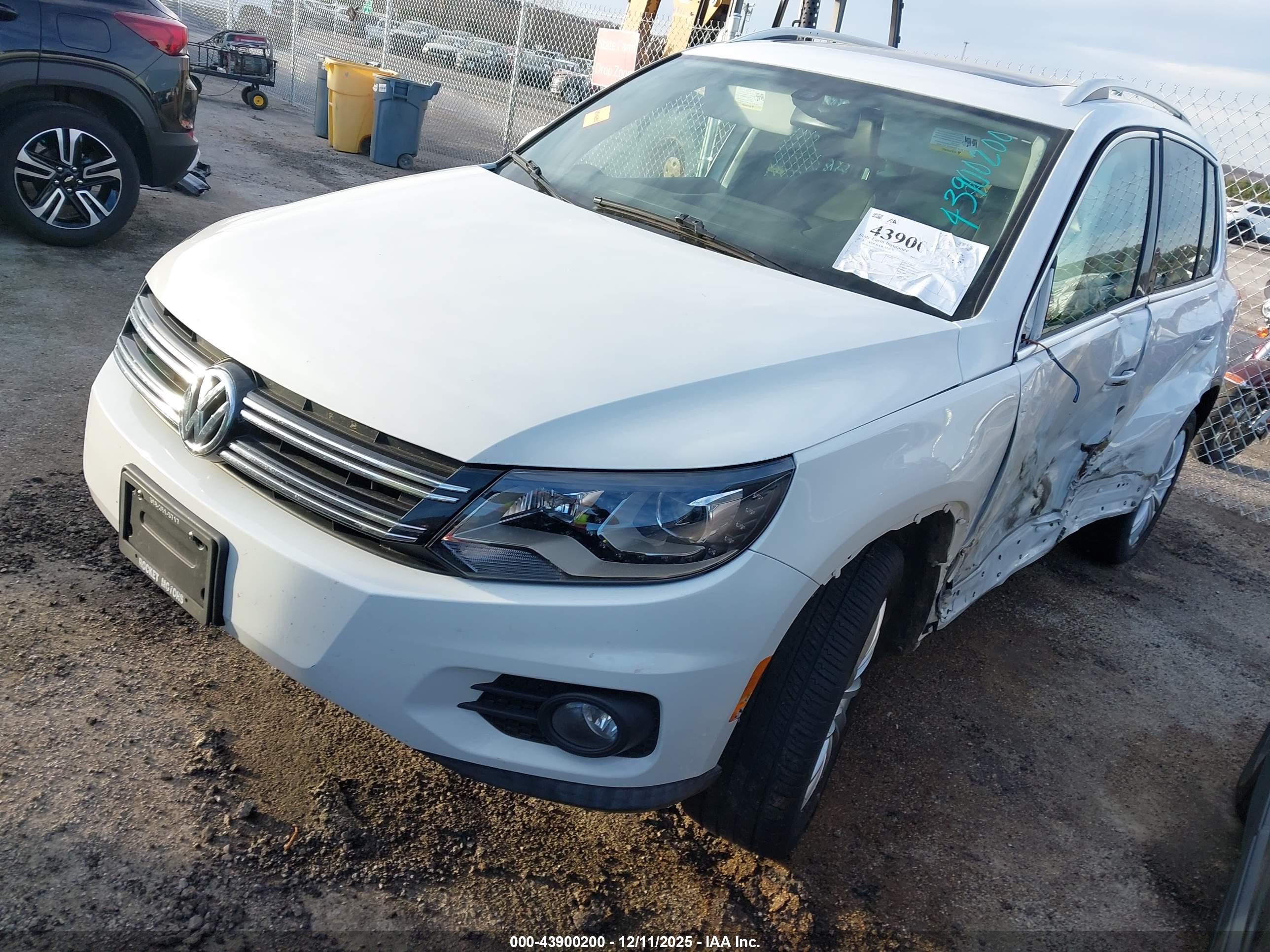 VOLKSWAGEN TIGUAN image 2