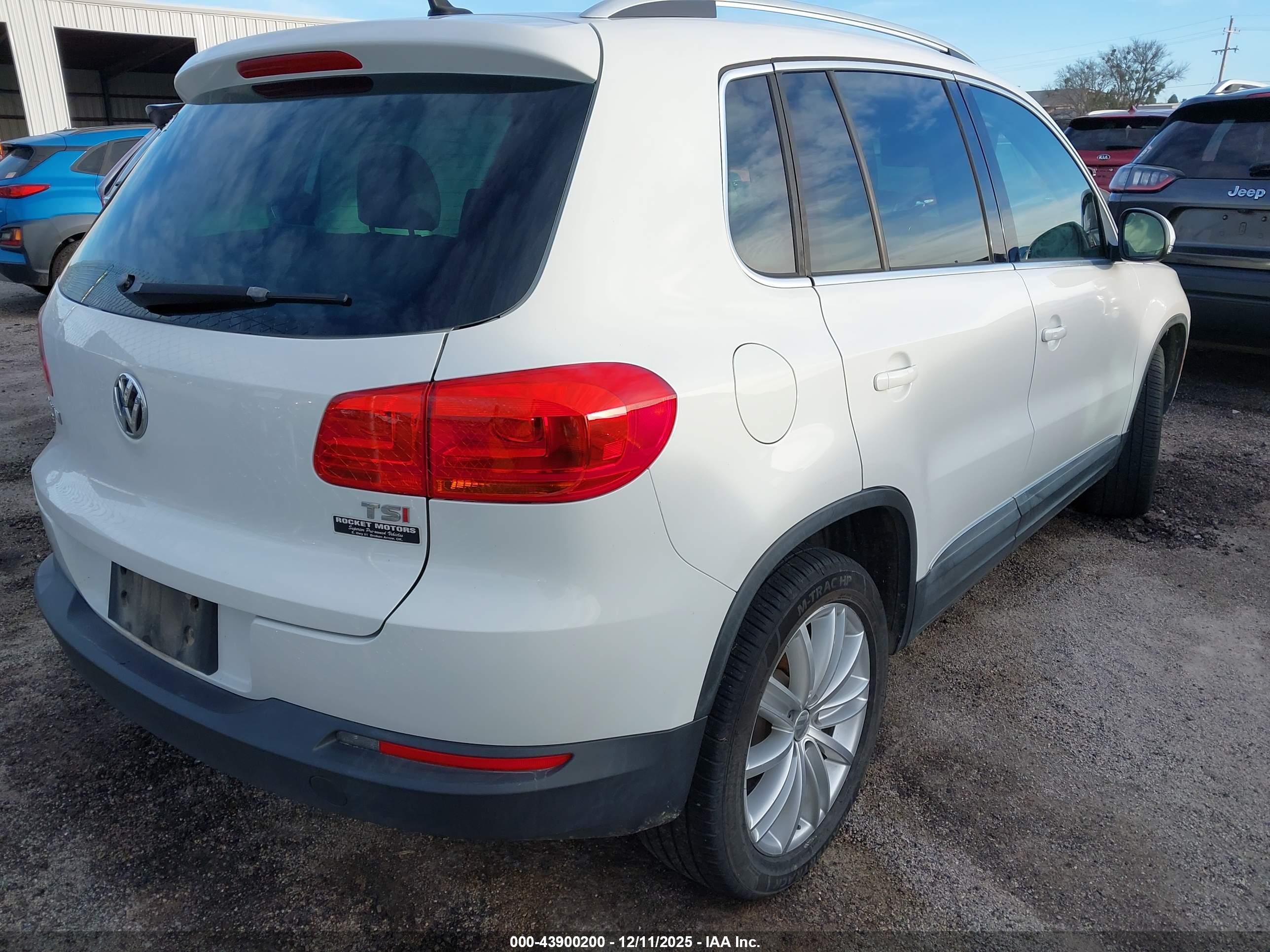 VOLKSWAGEN TIGUAN image 4
