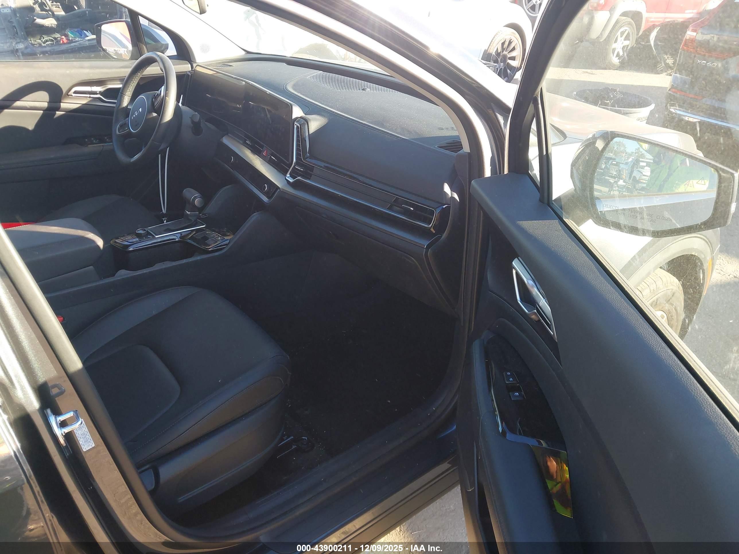 KIA SPORTAGE image 5