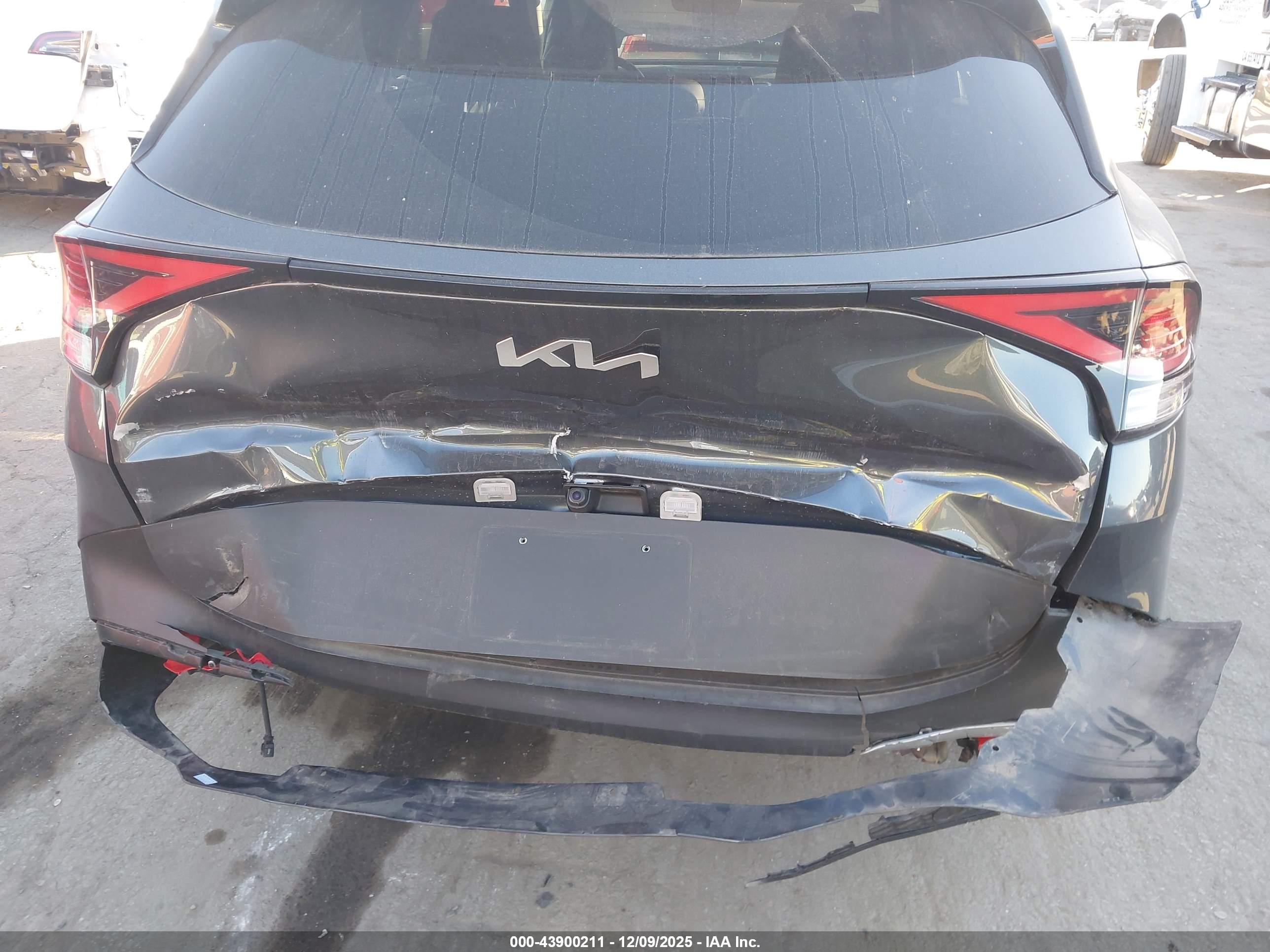 KIA SPORTAGE image 6