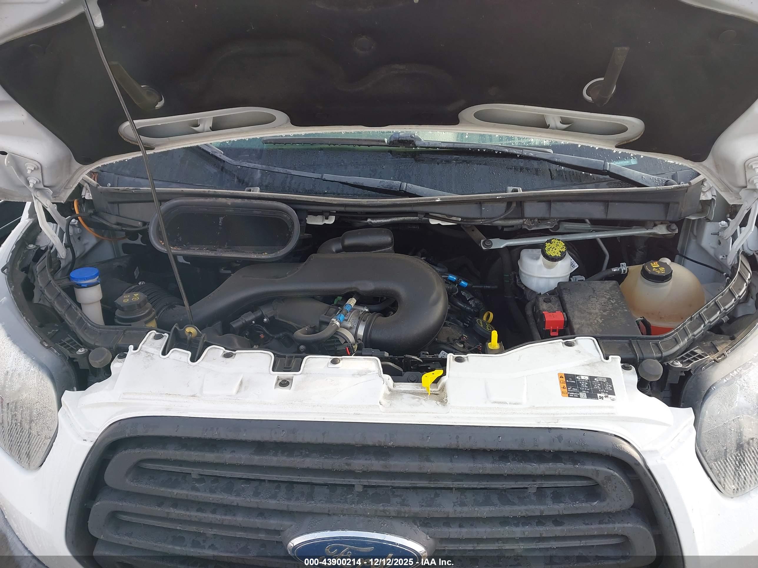 FORD TRANSIT-250 image 10