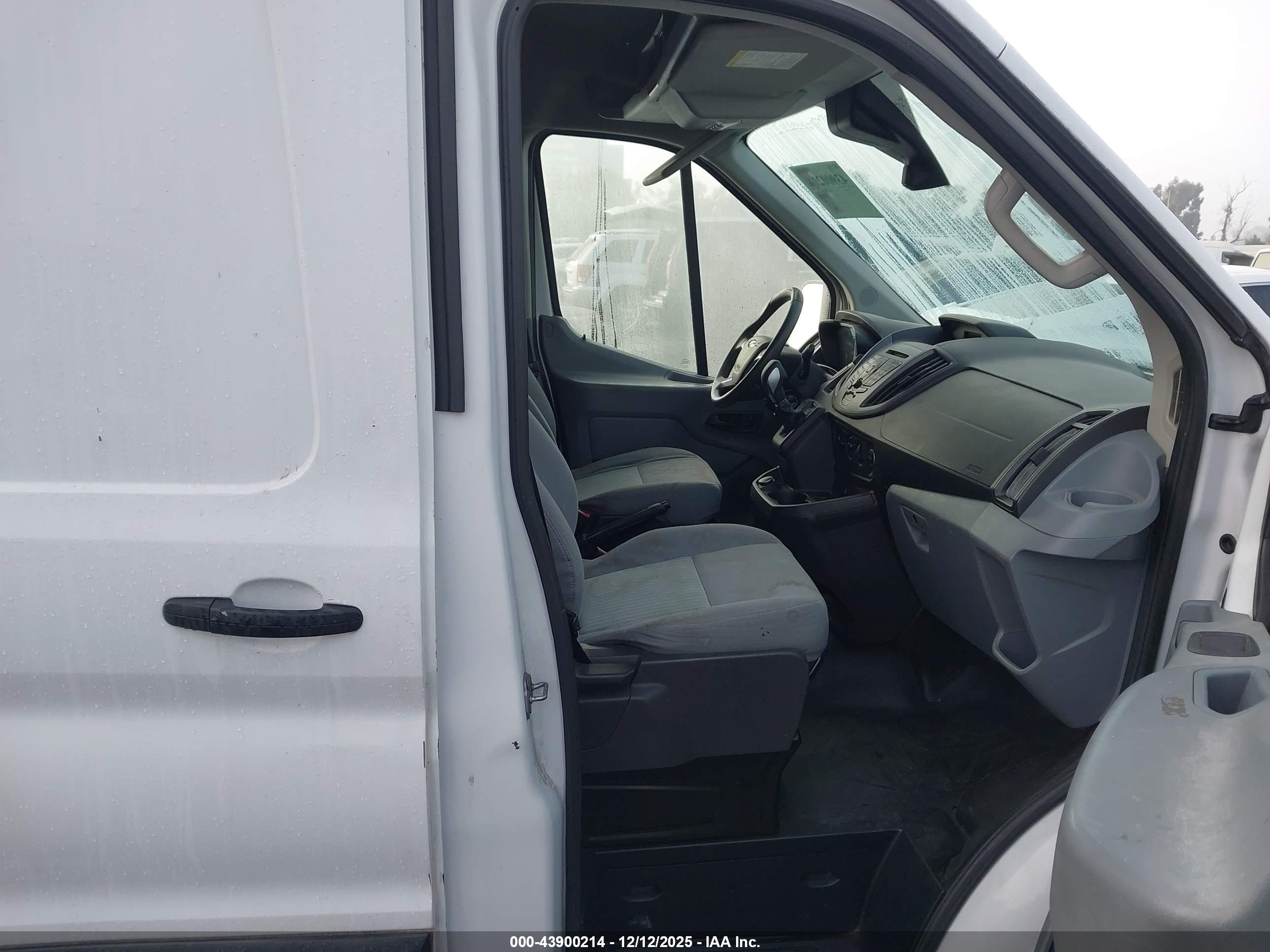 FORD TRANSIT-250 image 5