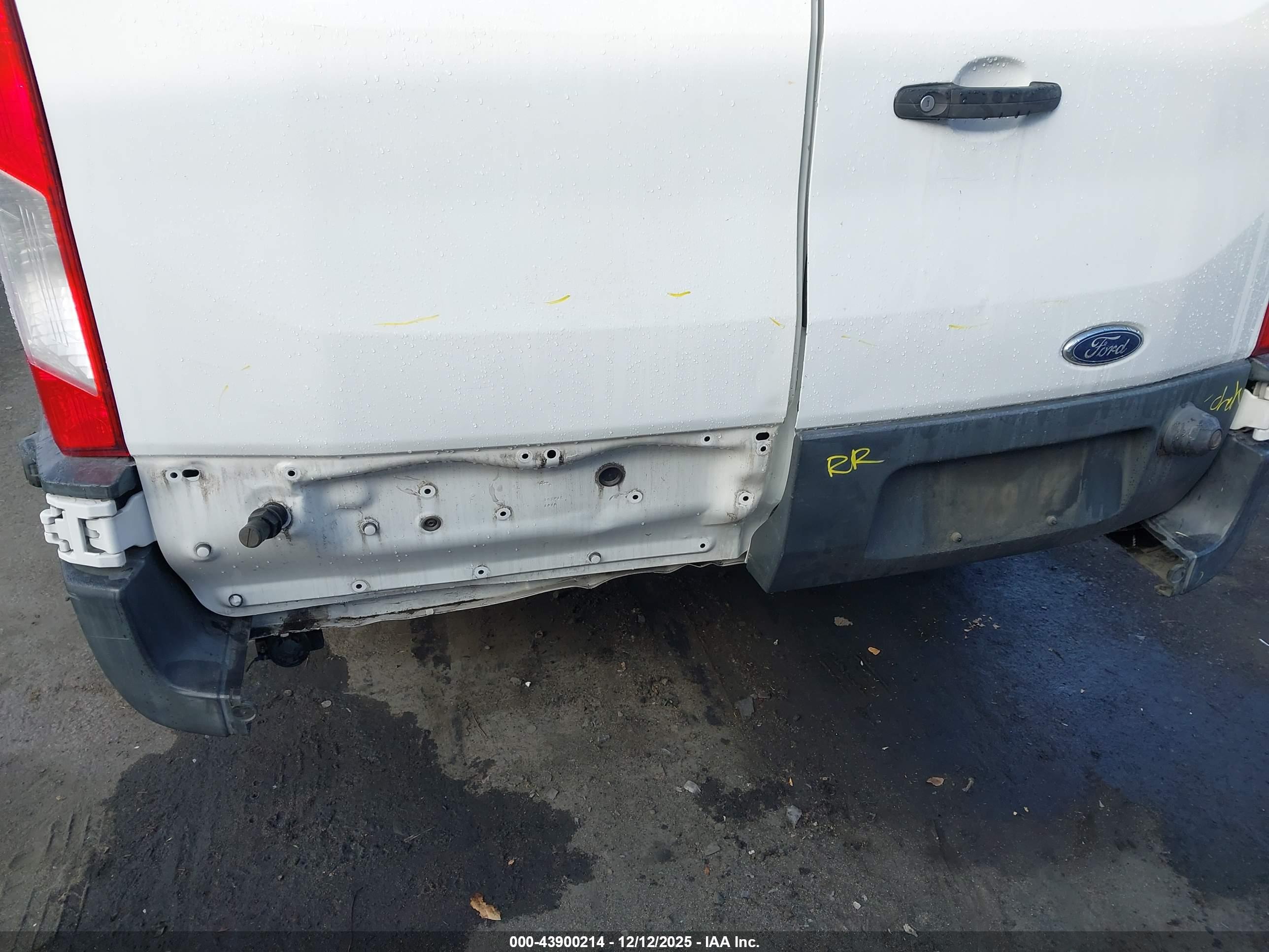 FORD TRANSIT-250 image 6