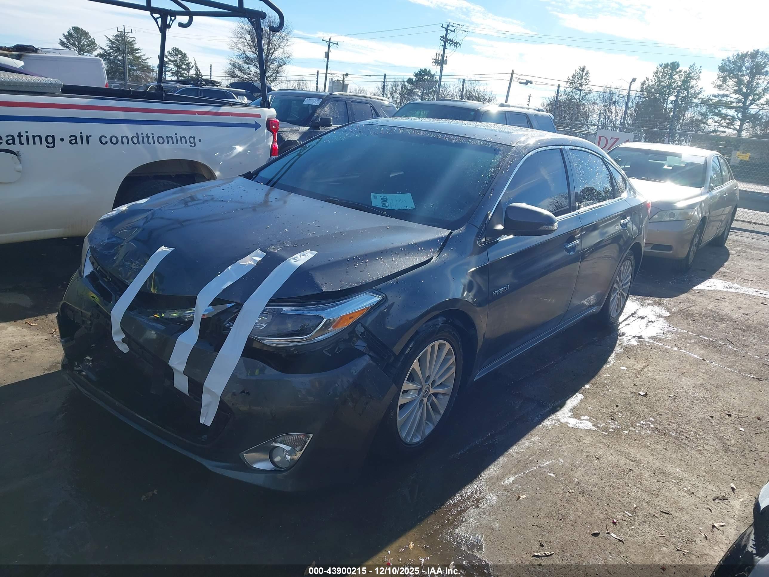 TOYOTA AVALON image 2