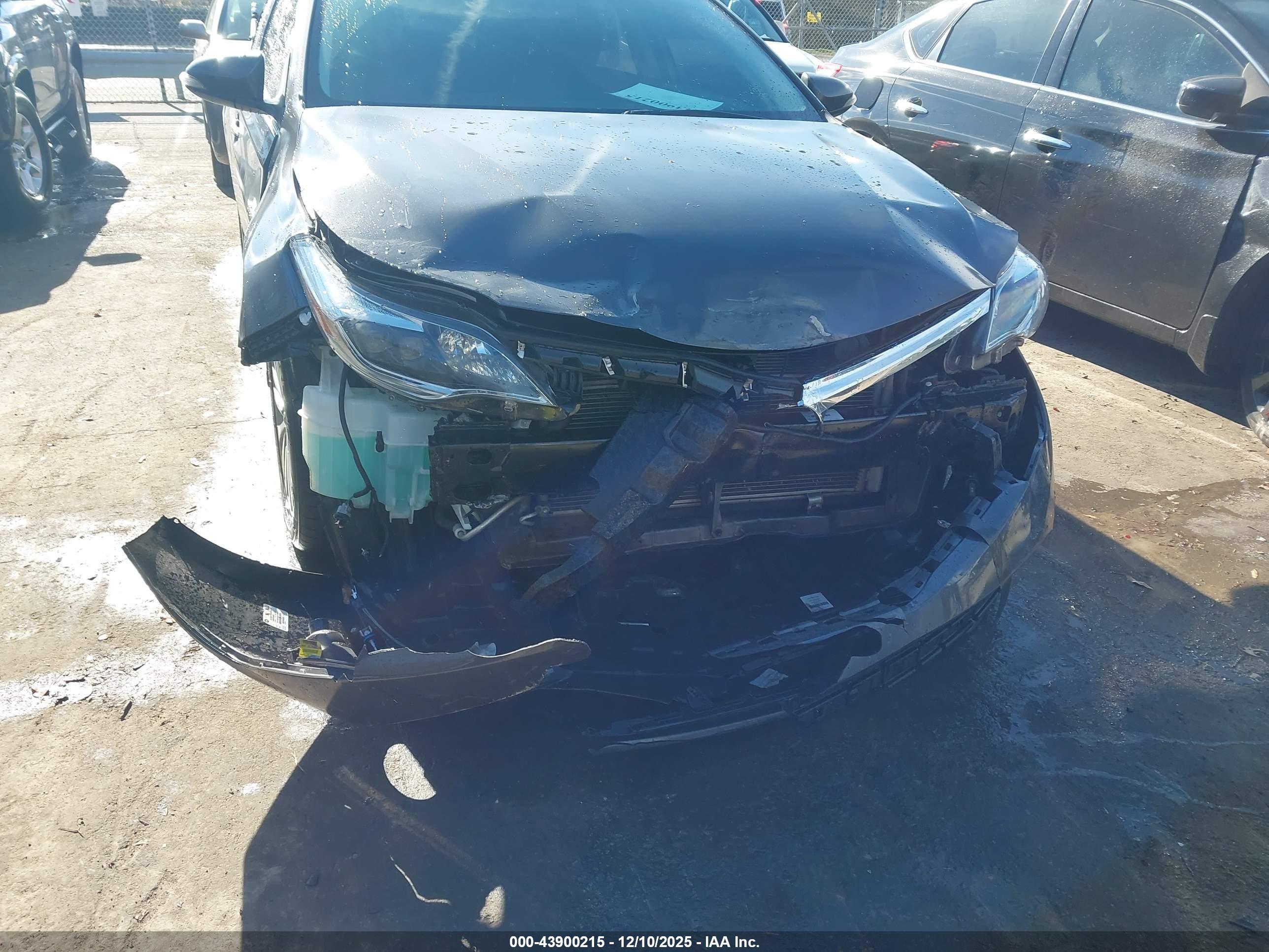 TOYOTA AVALON image 6