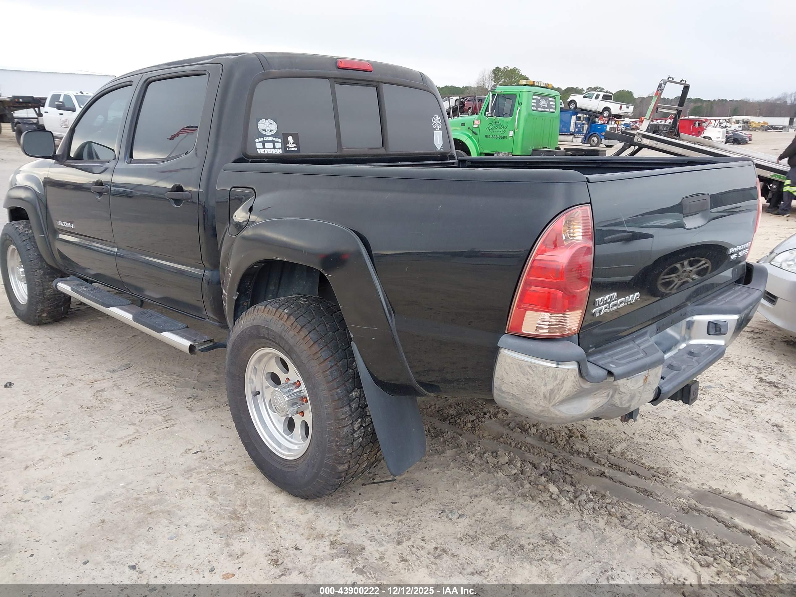 TOYOTA TACOMA image 3