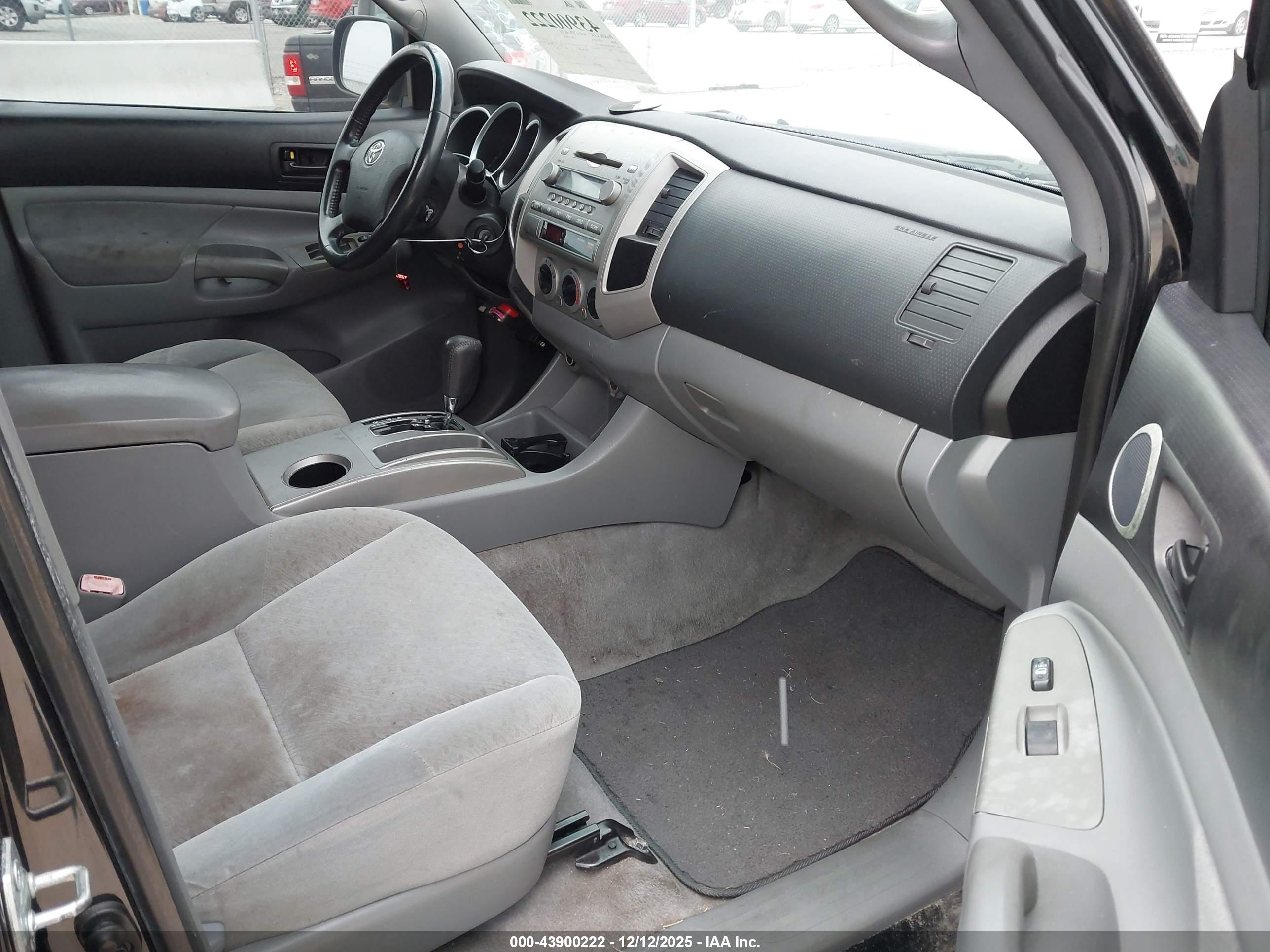 TOYOTA TACOMA image 5
