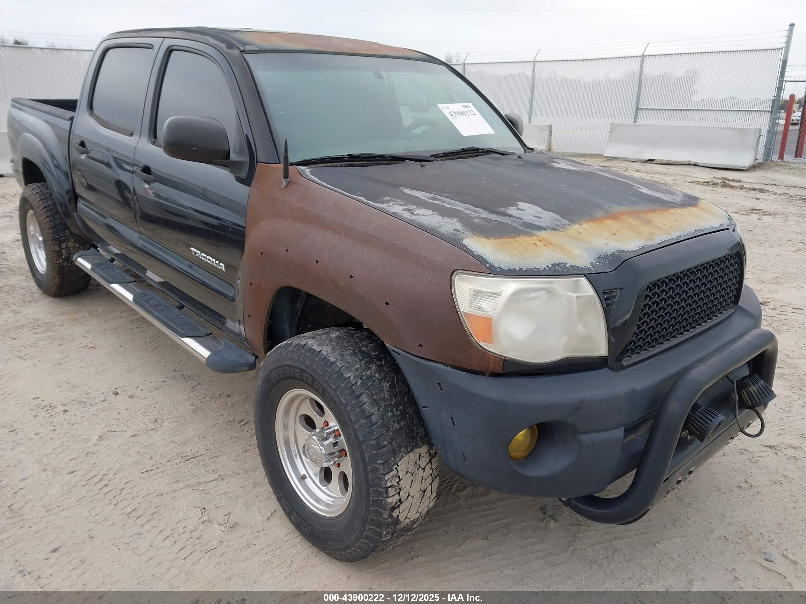 TOYOTA TACOMA image 6