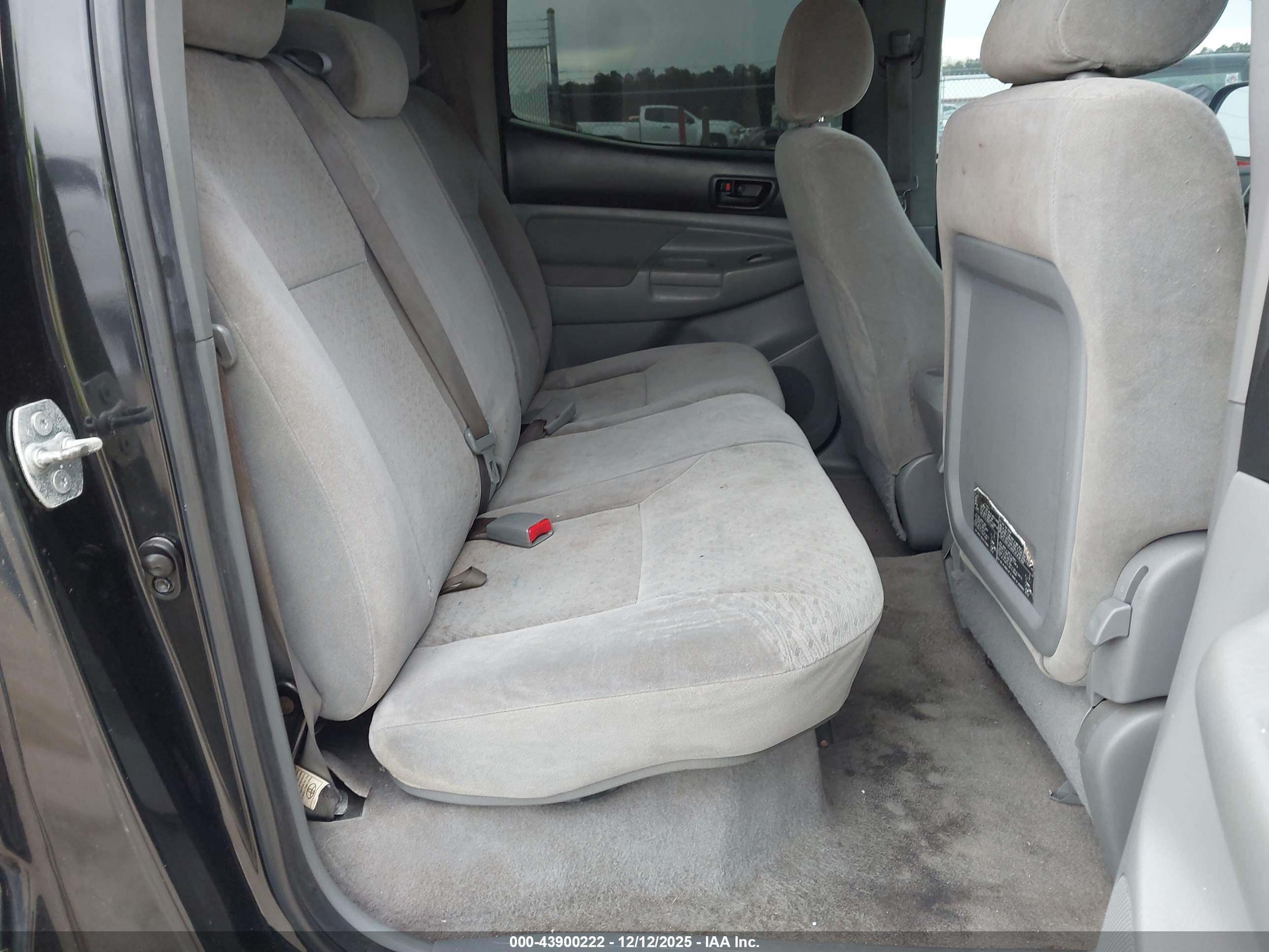 TOYOTA TACOMA image 8