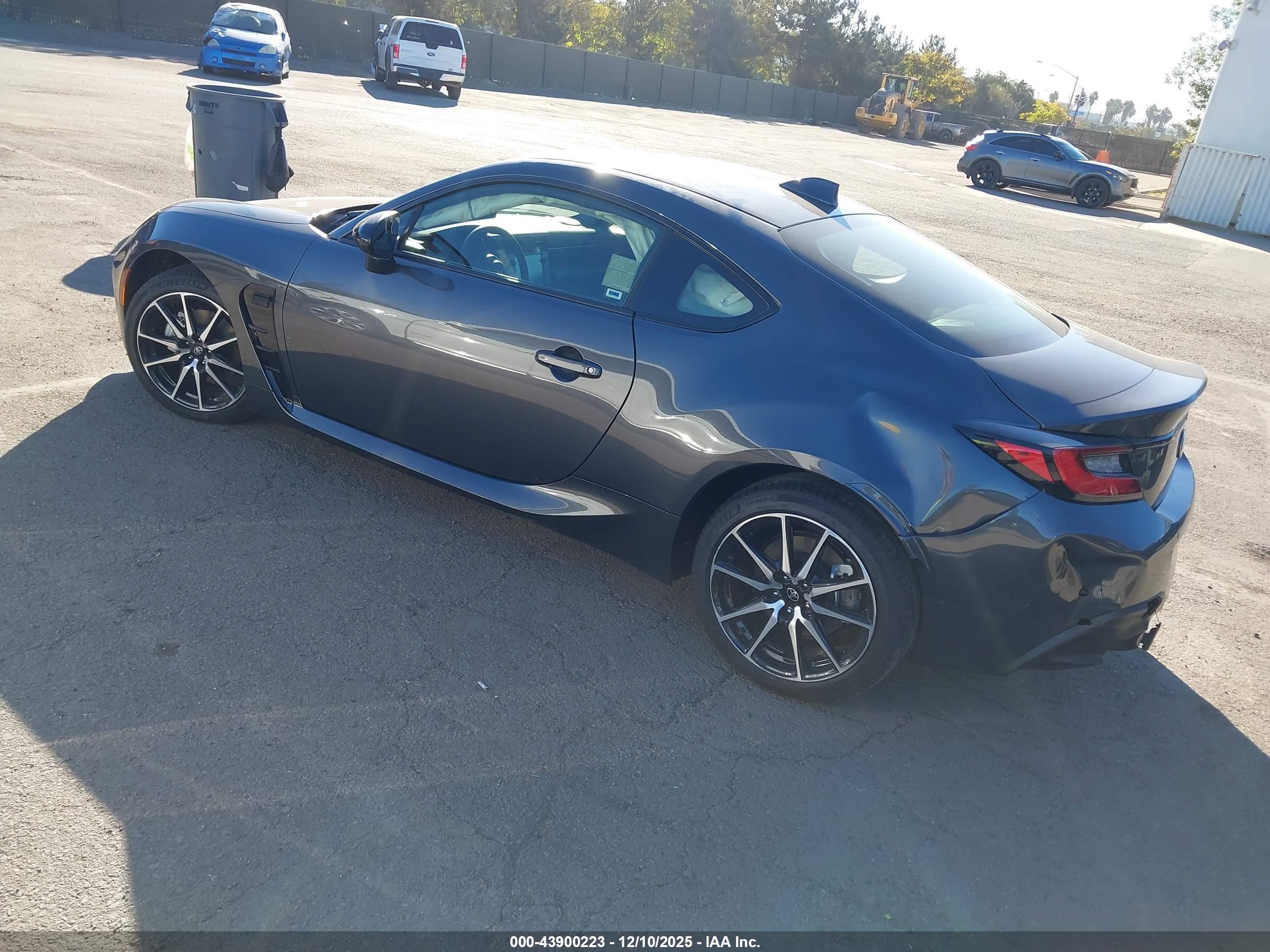 TOYOTA GR86 image 3