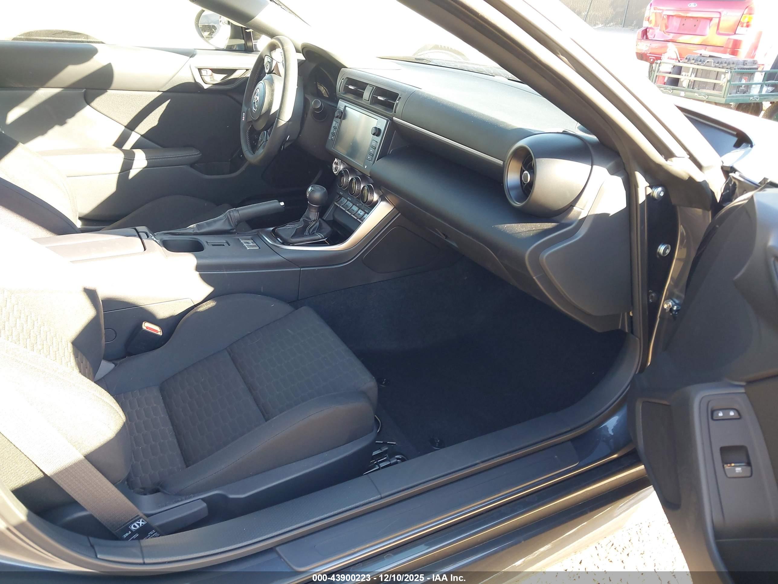 TOYOTA GR86 image 5